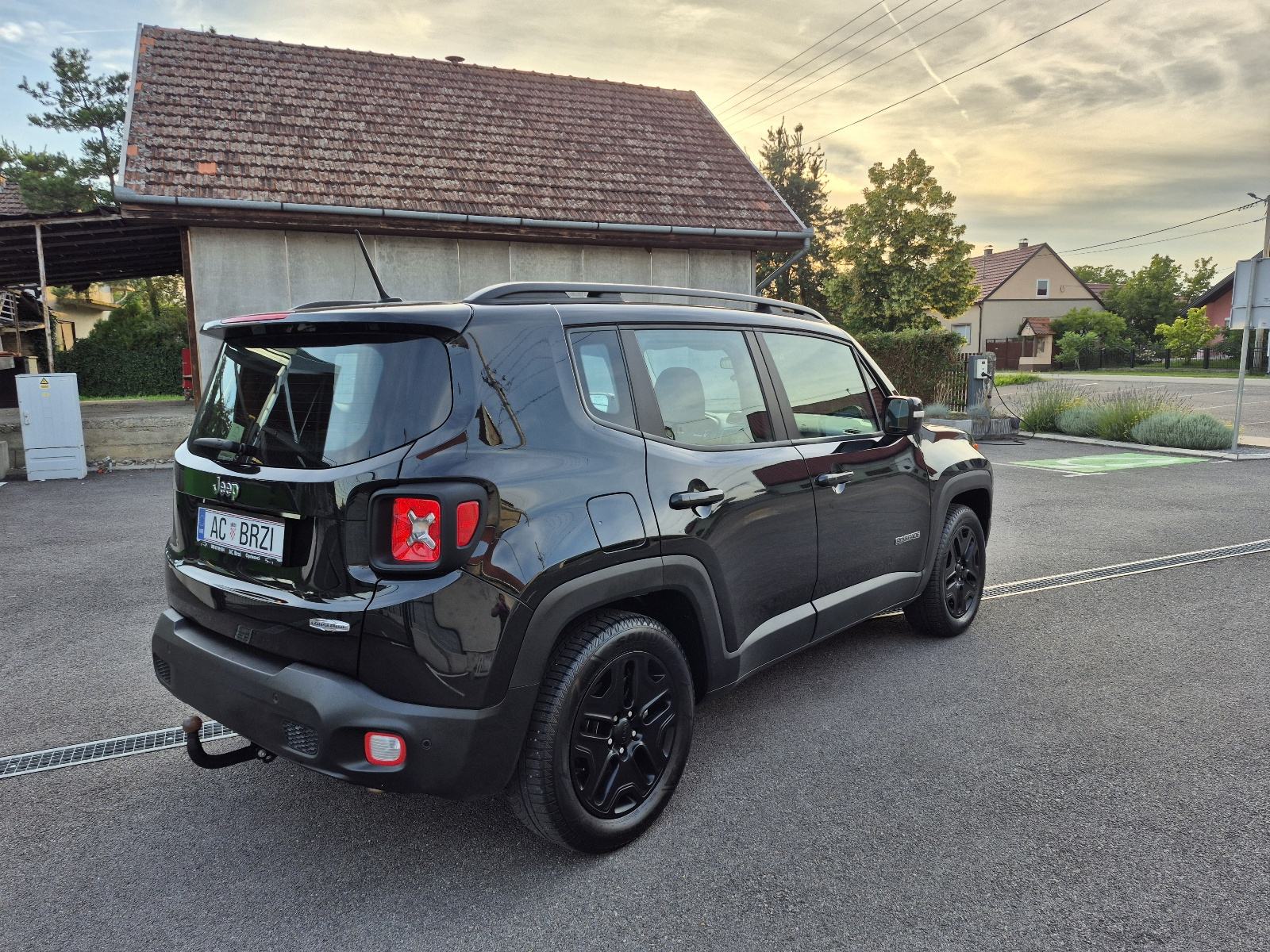 Jeep Renegade 1,6 MultiJet *104 000km*,Klima,senzori, kuka,Keyless,alu, fotografija 9