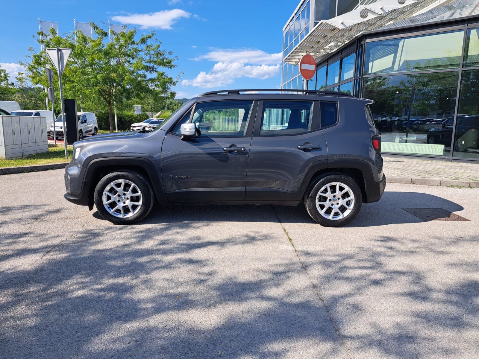 Jeep Renegade 1.6 Multijet (130 KS) Limited **JAMSTVO DO 06/2028**, fotografija 2