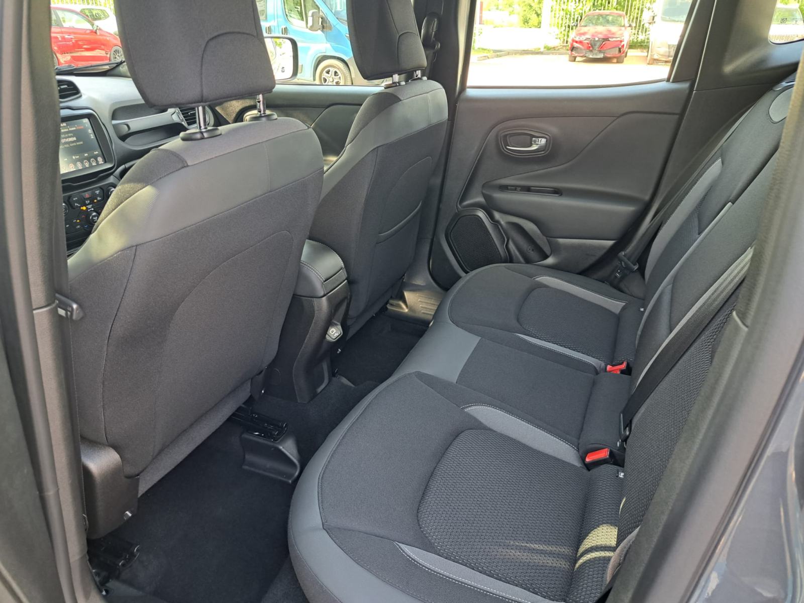 Jeep Renegade 1.6 Multijet (130 KS) Limited **JAMSTVO DO 06/2028**, fotografija 11