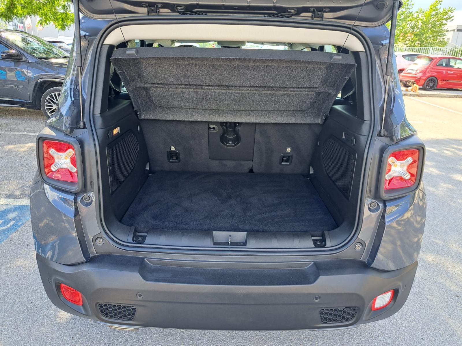Jeep Renegade 1.6 Multijet (130 KS) Limited **JAMSTVO DO 06/2028**, fotografija 20