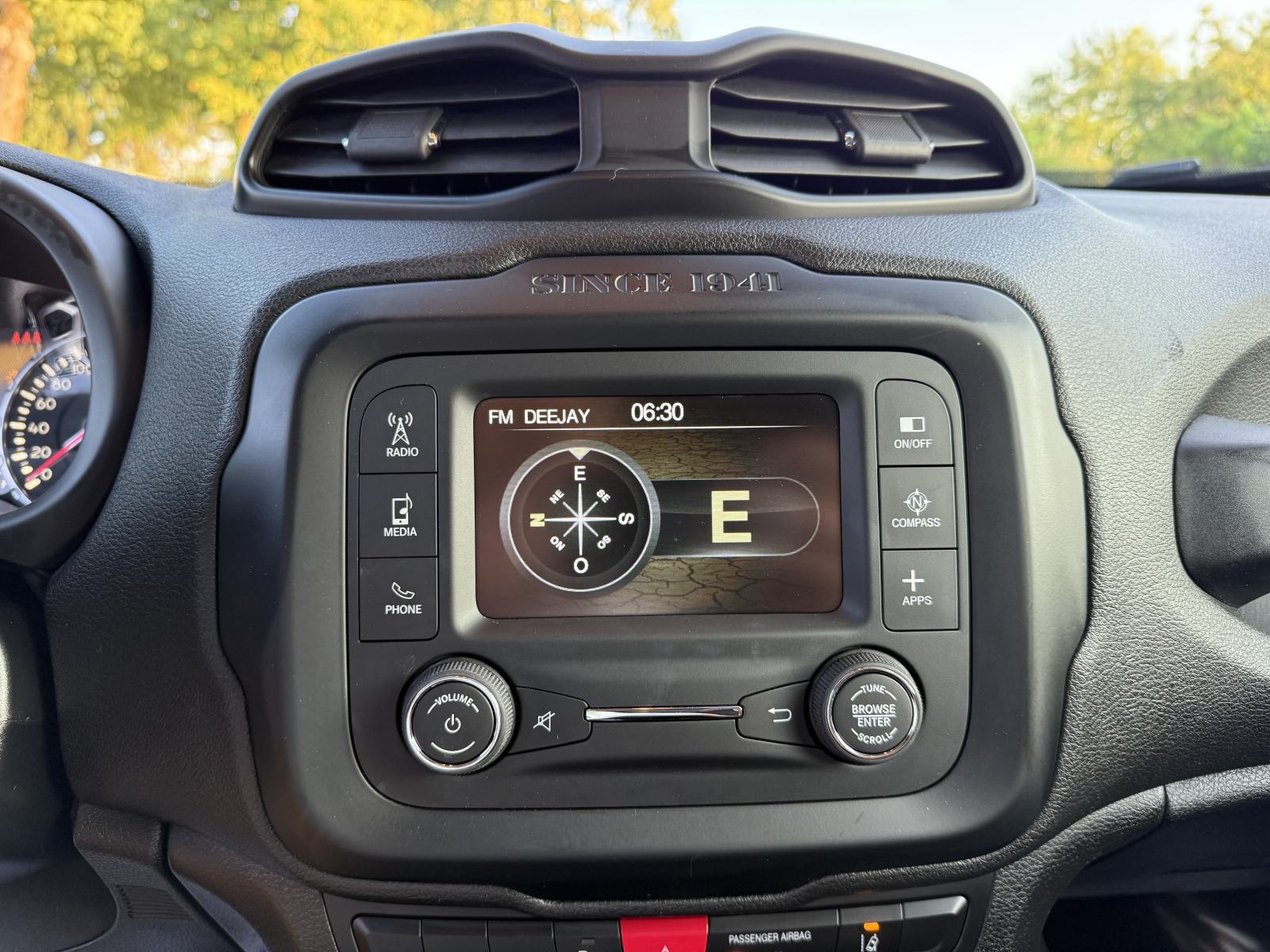 JEEP RENEGADE 1.6 MultiJet **LIMITED** 2017. Godina - Servisna - 1. VL, fotografija 20