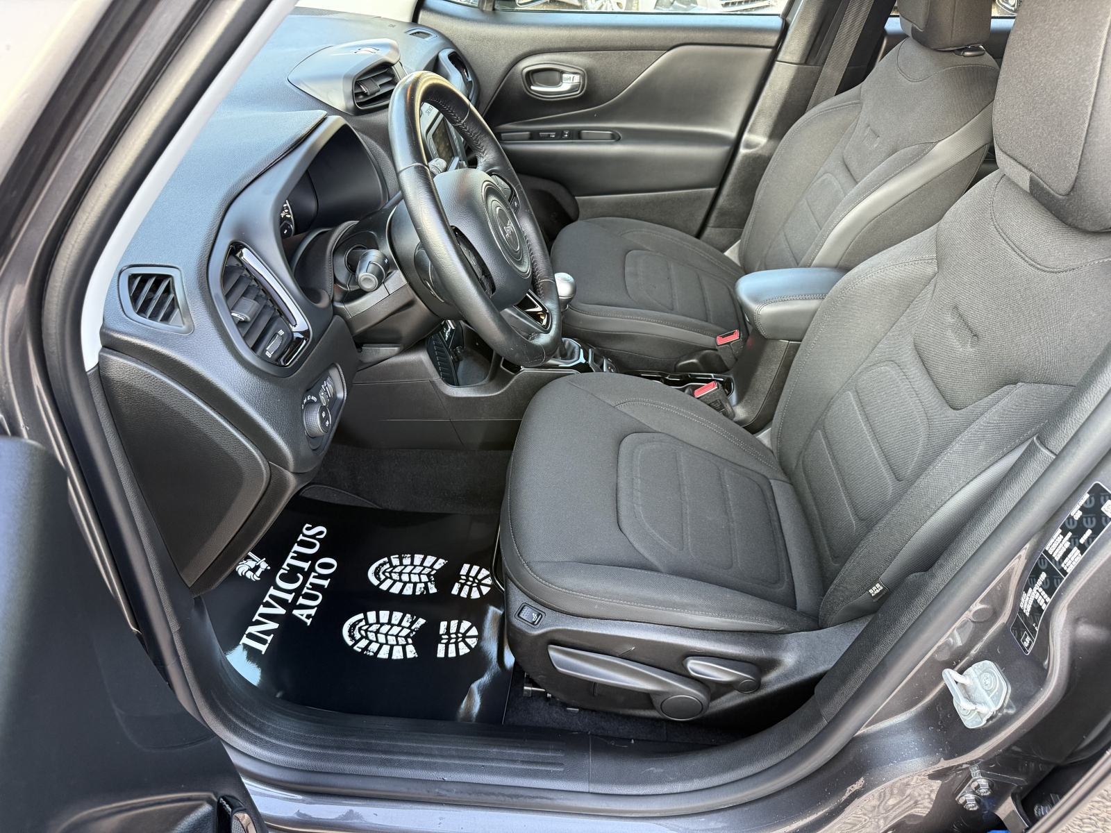 JEEP RENEGADE 1.6 MultiJet **LIMITED** 2017. Godina - Servisna - 1. VL, fotografija 9