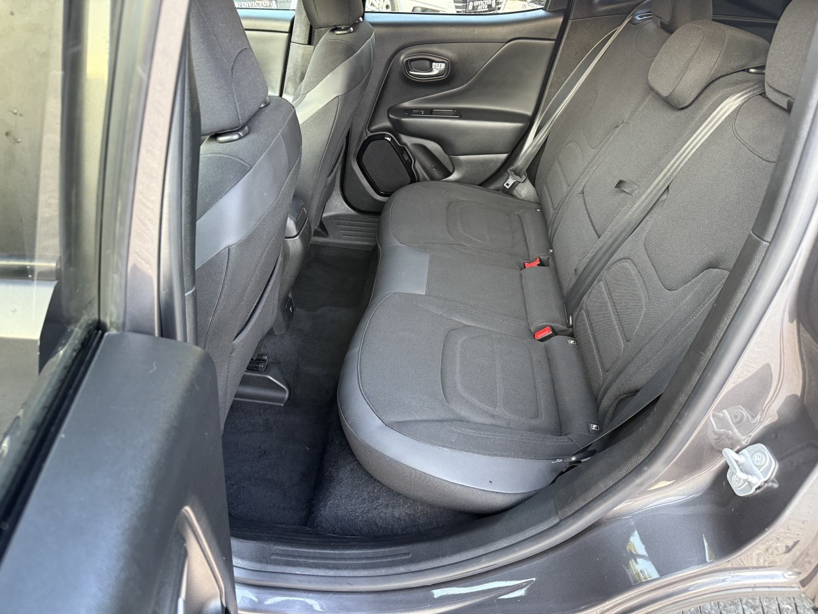 JEEP RENEGADE 1.6 MultiJet **LIMITED** 2017. Godina - Servisna - 1. VL, fotografija 17