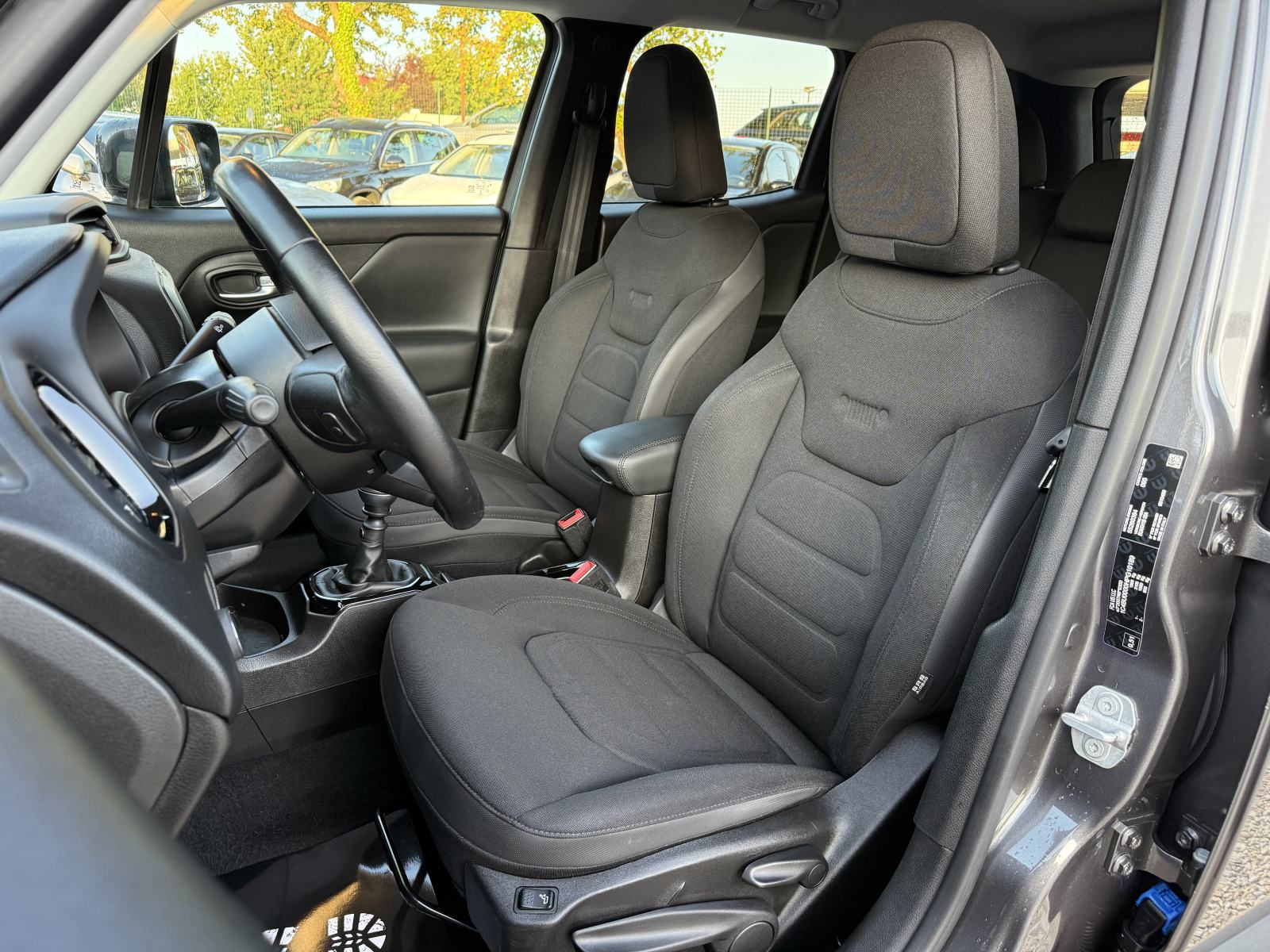 JEEP RENEGADE 1.6 MultiJet **LIMITED** 2017. Godina - Servisna - 1. VL, fotografija 13