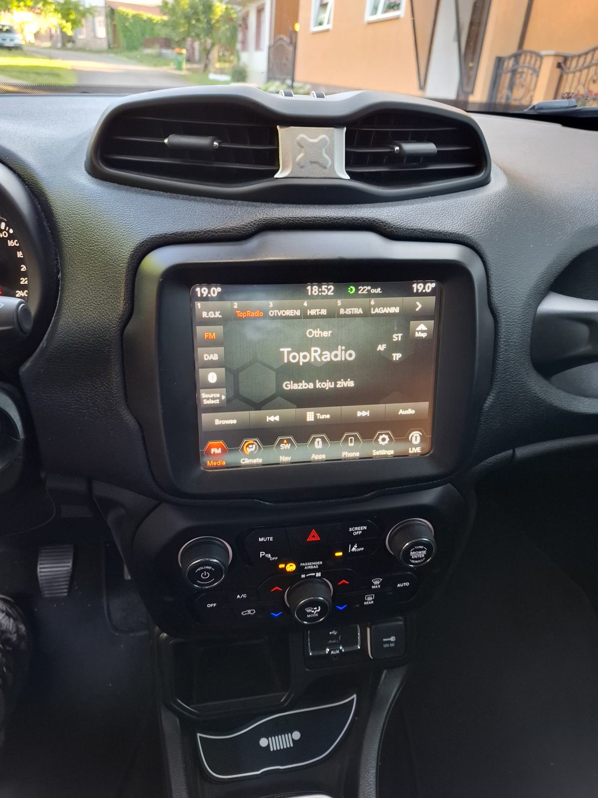 Jeep Renegade Limited Full led S&S Redizajn Odličan !!!, fotografija 10