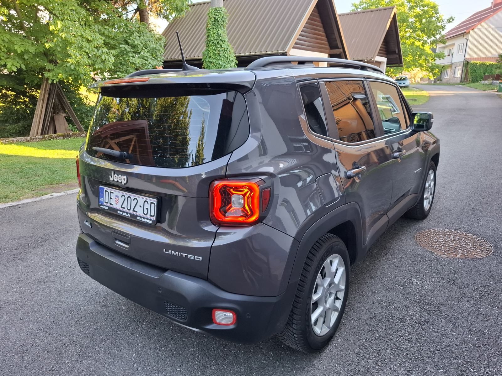 Jeep Renegade Limited Full led S&S Redizajn Odličan !!!, fotografija 13