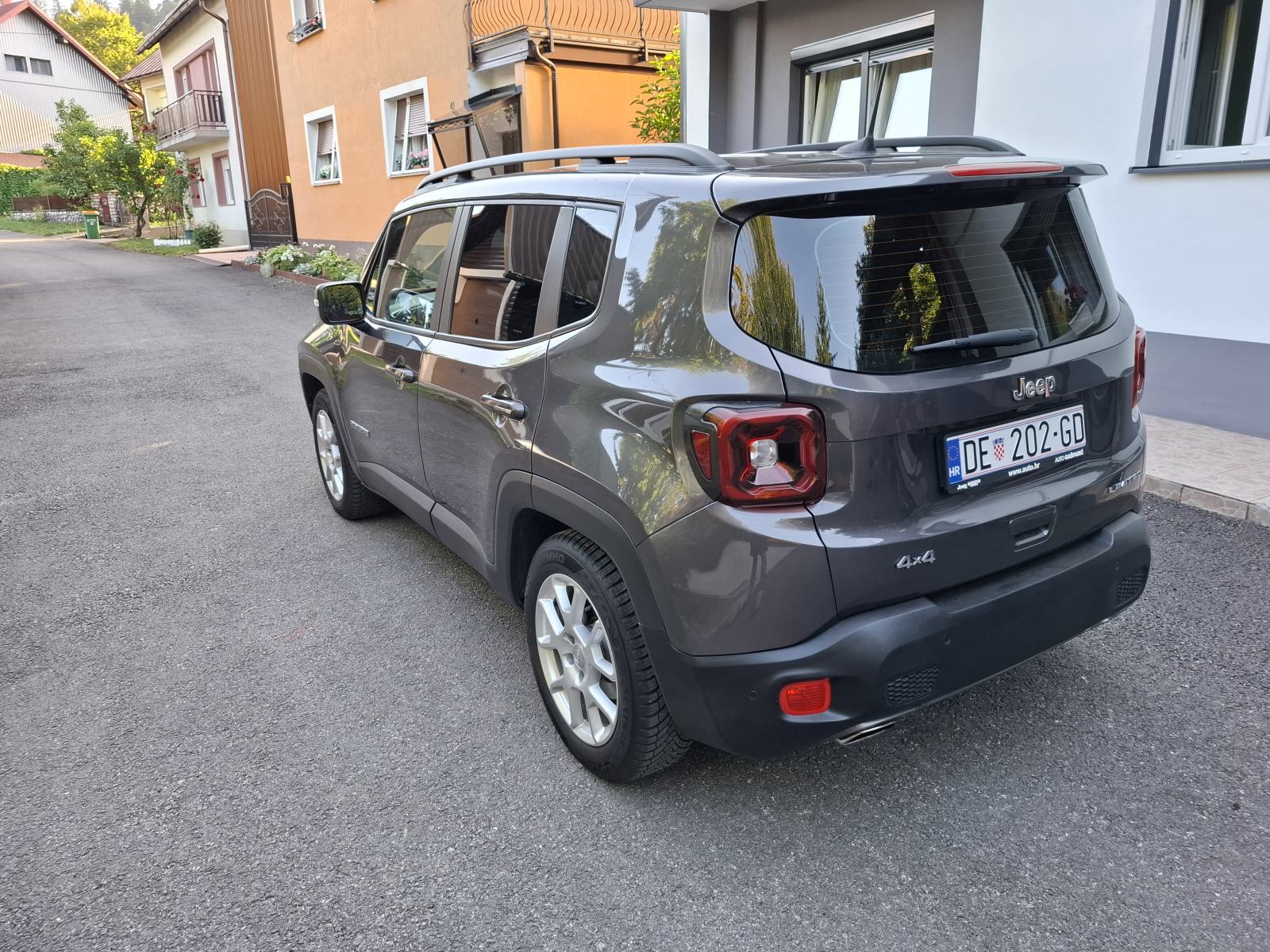 Jeep Renegade Limited Full led S&S Redizajn Odličan !!!, fotografija 18