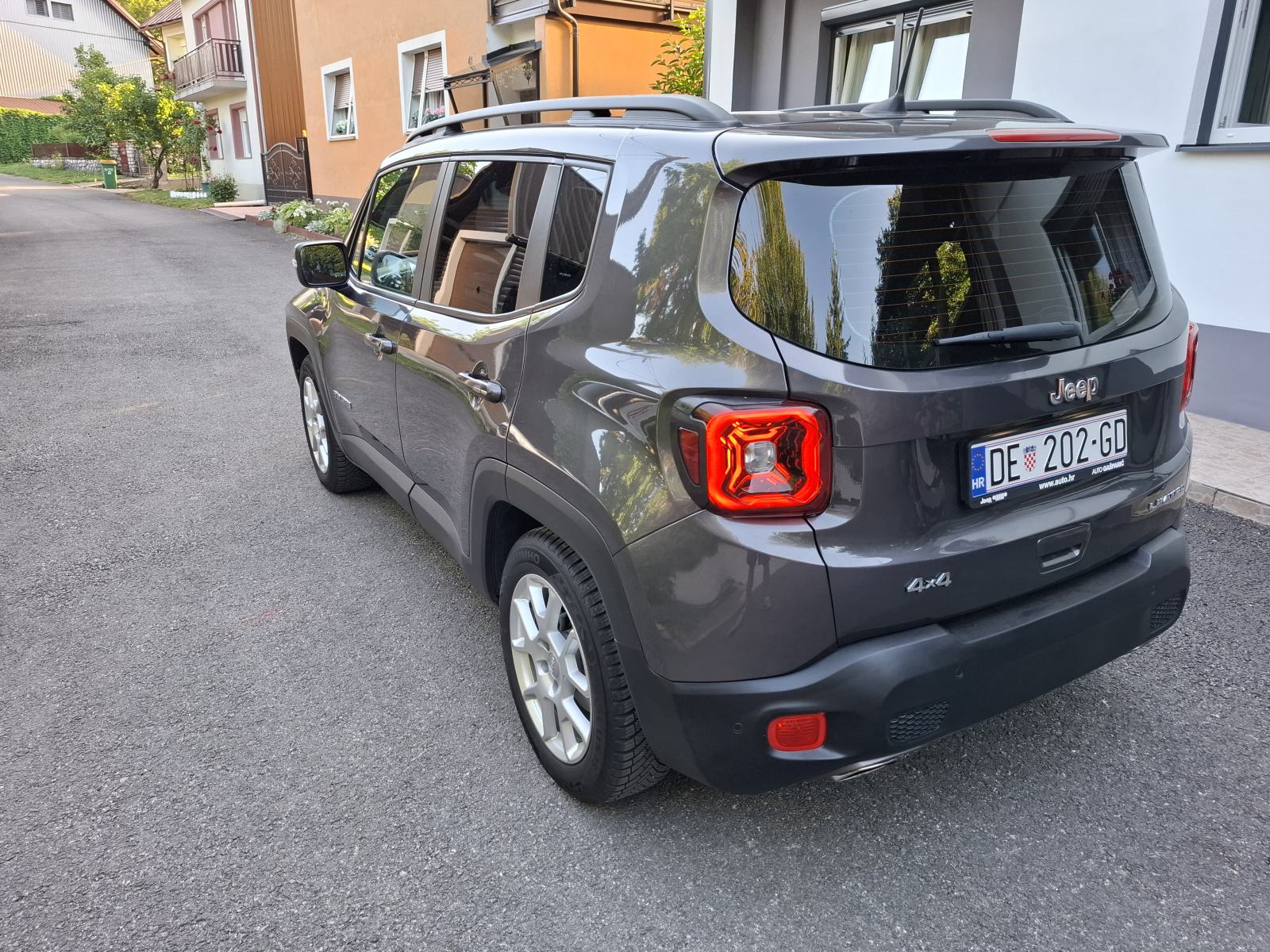 Jeep Renegade Limited Full led S&S Redizajn Odličan !!!, fotografija 14