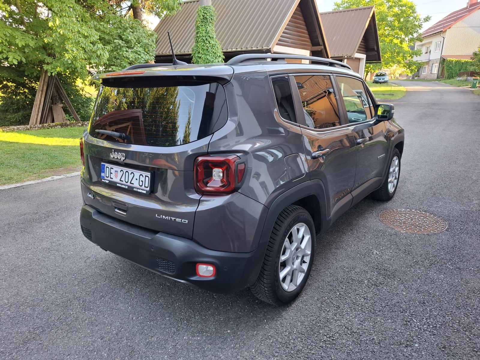 Jeep Renegade Limited Full led S&S Redizajn Odličan !!!, fotografija 17