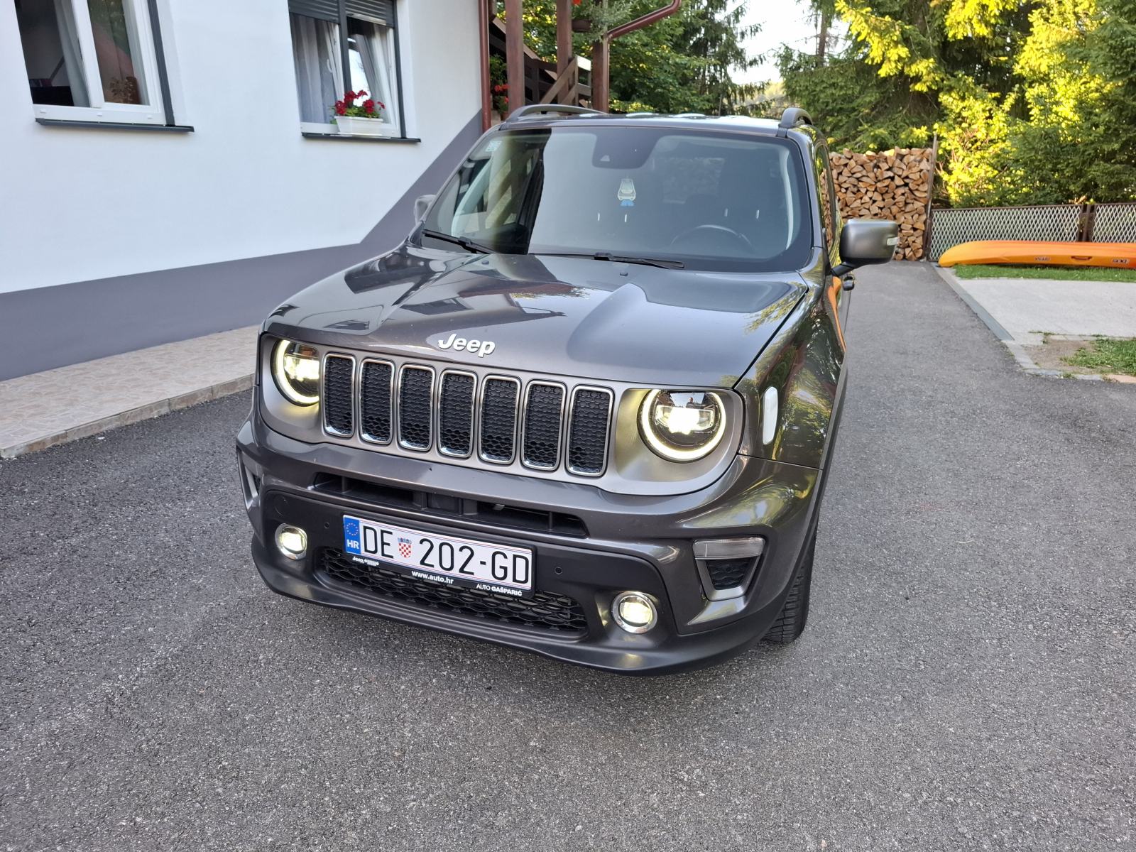 Jeep Renegade Limited Full led S&S Redizajn Odličan !!!, fotografija 3