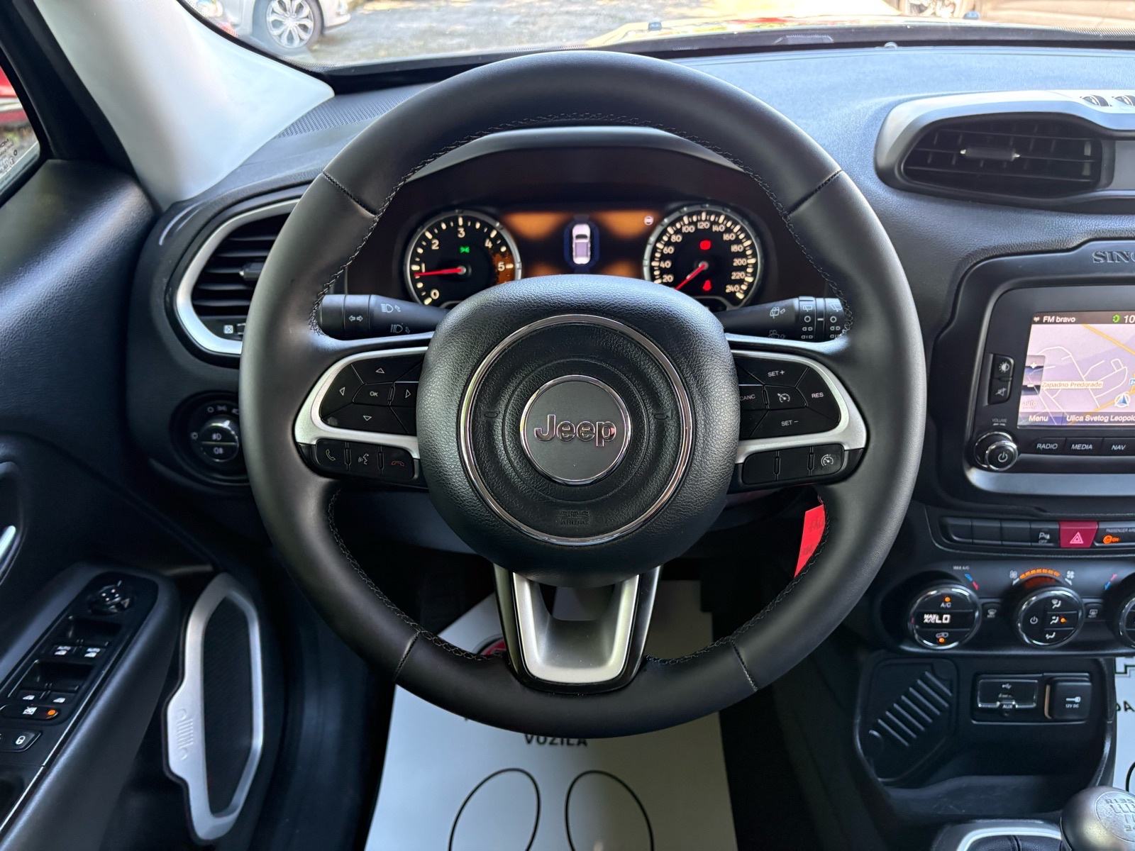 Jeep Renegade 1,6 MultiJet Limited NAVI - KLIMA - LEASING RATA 300 €, fotografija 14
