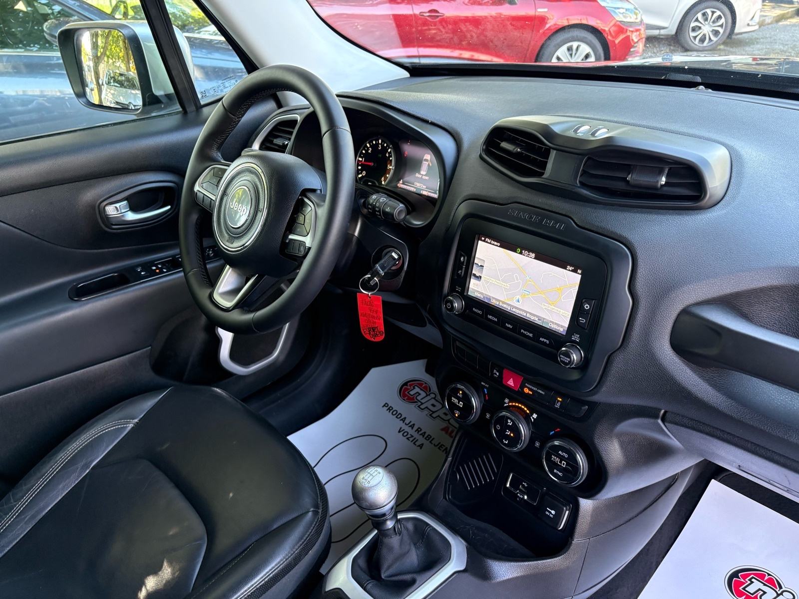 Jeep Renegade 1,6 MultiJet Limited NAVI - KLIMA - LEASING RATA 300 €, fotografija 17