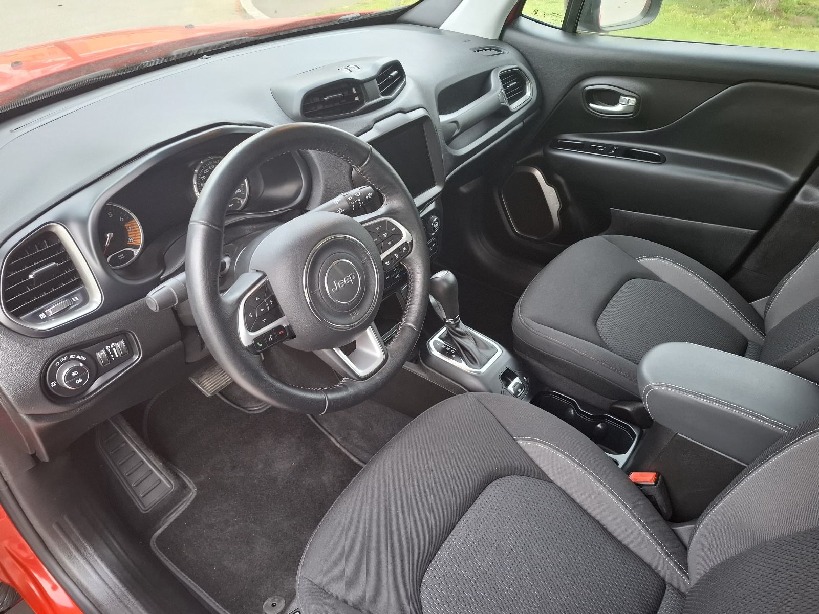 Jeep Renegade Limited 1.5 DCT hybrid automatik, fotografija 12