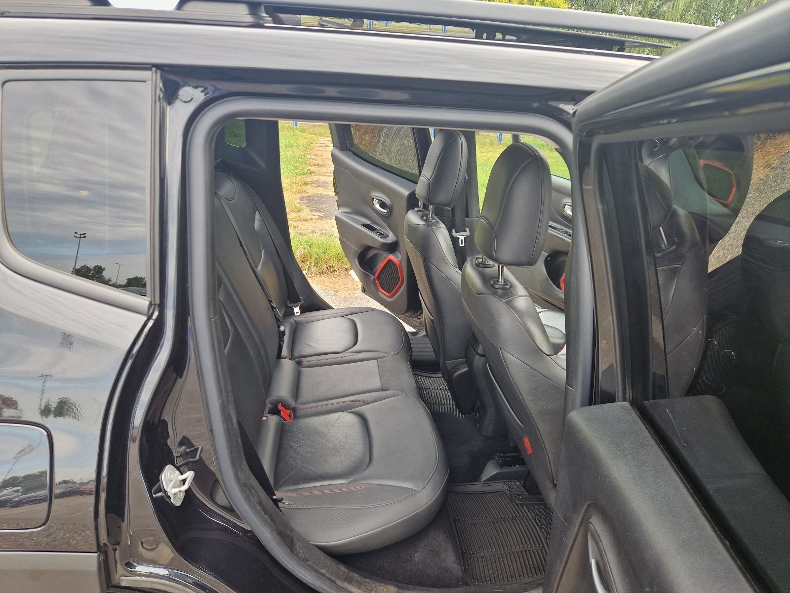 JEEP TRAILHAWK RENEGADE 2.0 MTJ 4WD. 125 KW - VELIKI SERVIS, fotografija 8