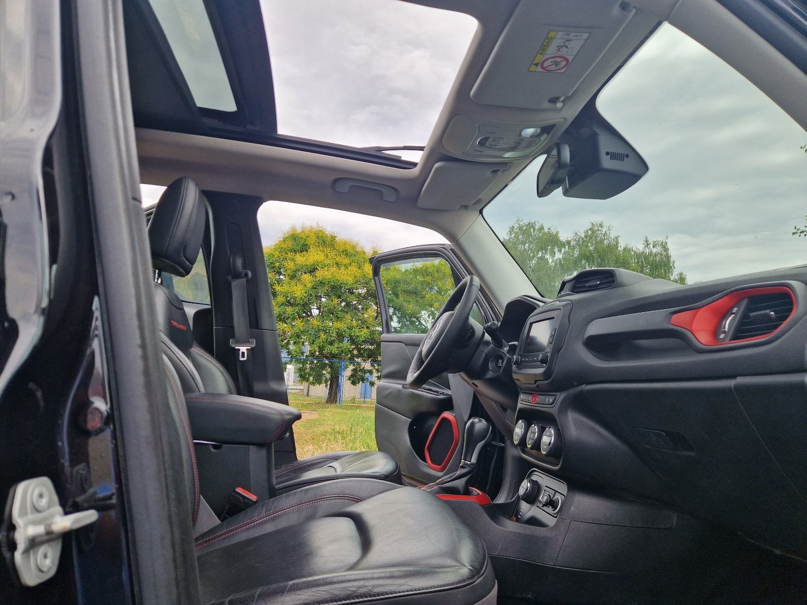 JEEP TRAILHAWK RENEGADE 2.0 MTJ 4WD. 125 KW - VELIKI SERVIS, fotografija 9