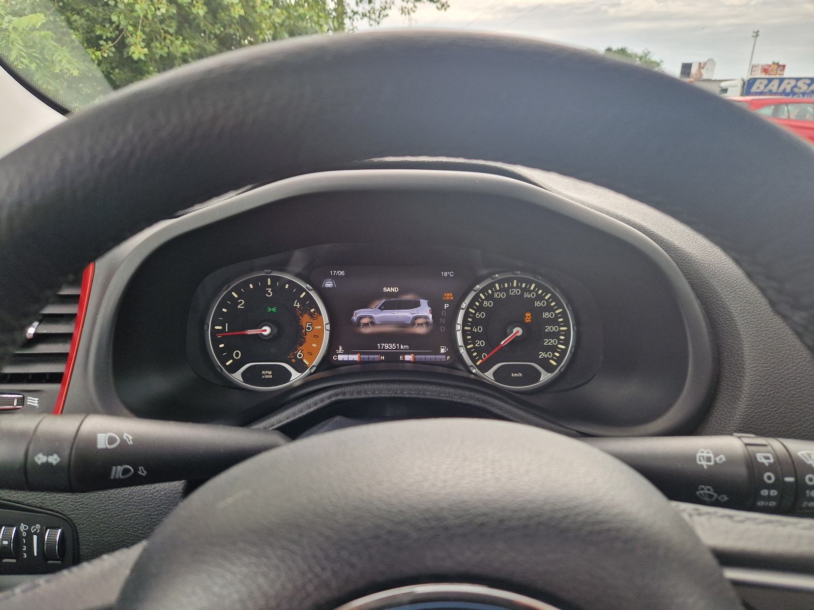 JEEP TRAILHAWK RENEGADE 2.0 MTJ 4WD. 125 KW - VELIKI SERVIS, fotografija 11
