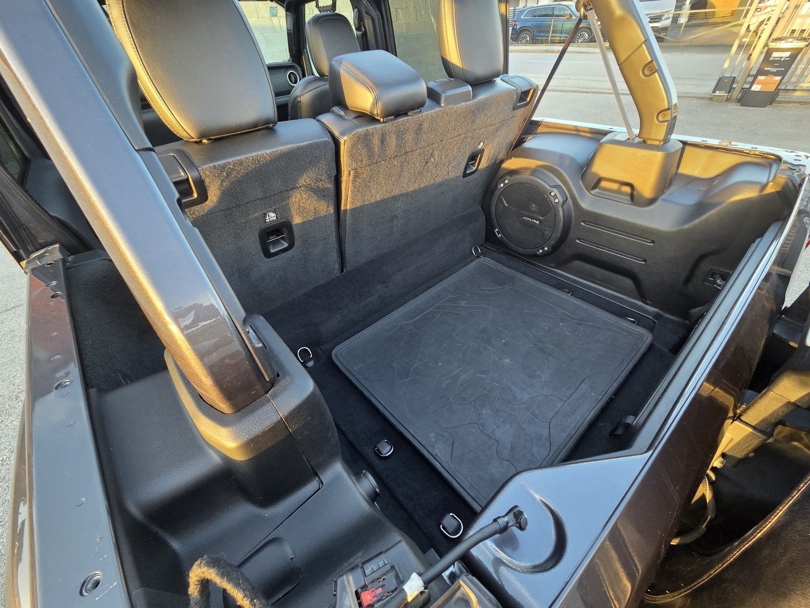 Jeep Wrangler 2.0 PHEV Unlimited OVERLAND 4xe AWD -2023.g.-92.00km-, fotografija 15