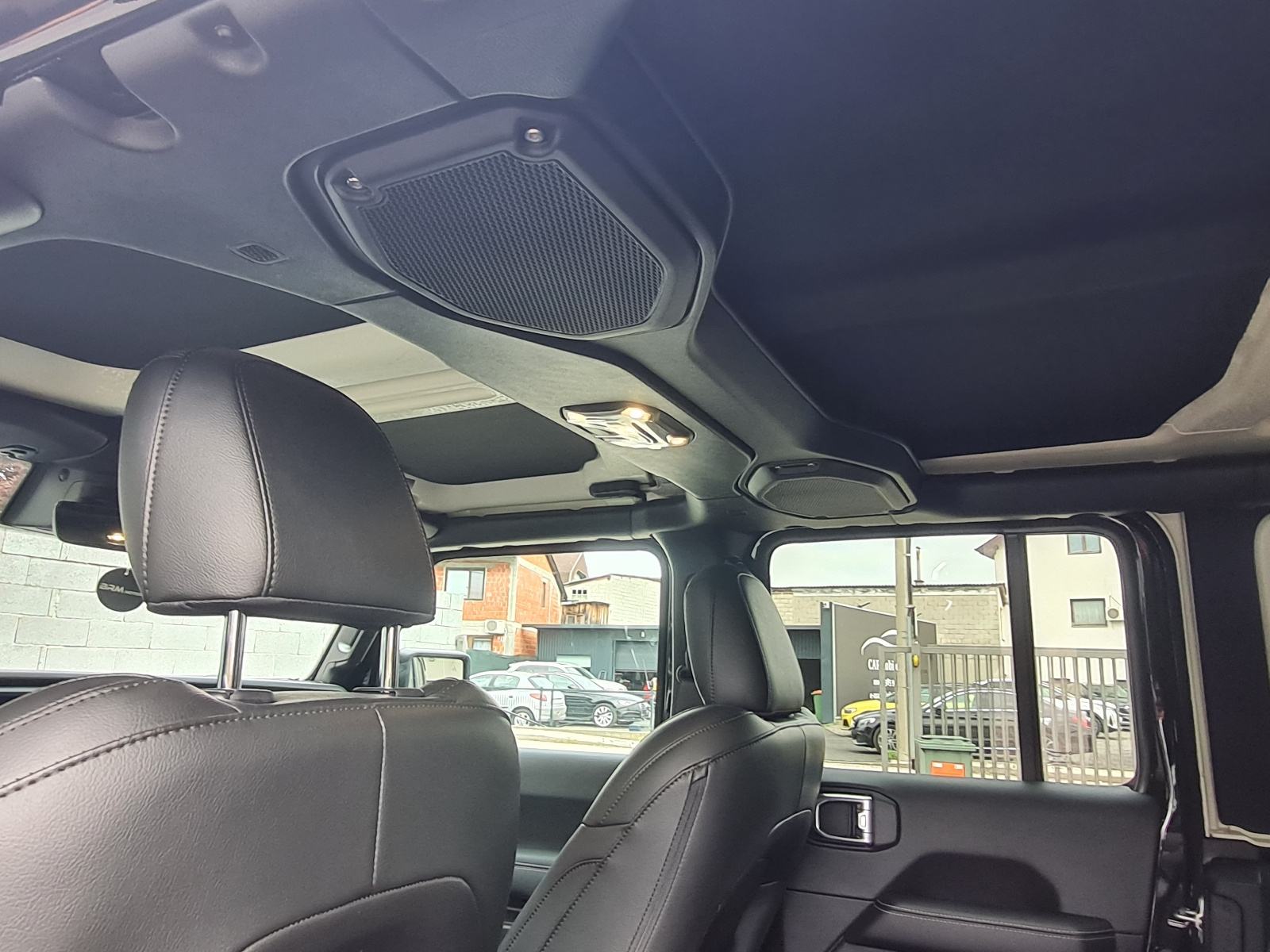 Jeep Wrangler 2.0 PHEV Unlimited Sahara 4xe AWD --2025.g.--50km--, fotografija 15