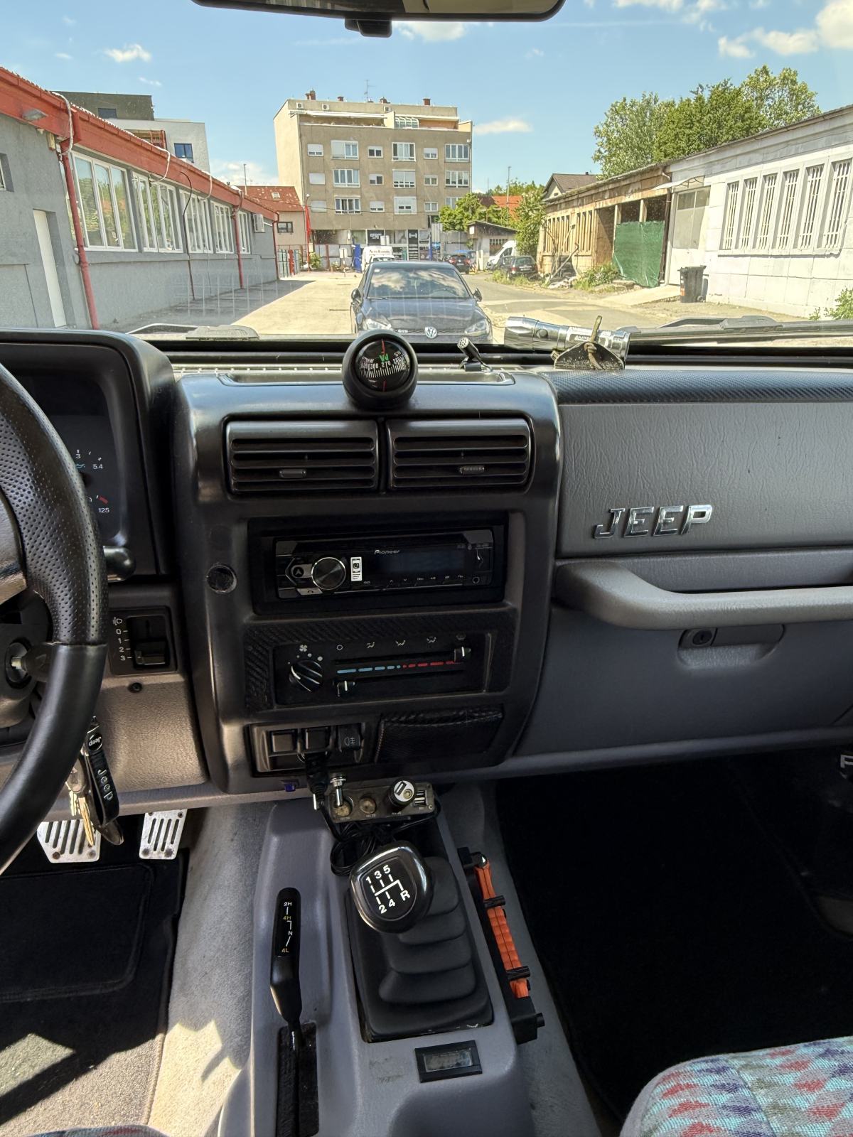 Jeep Wrangler 2,5 Sport, fotografija 2