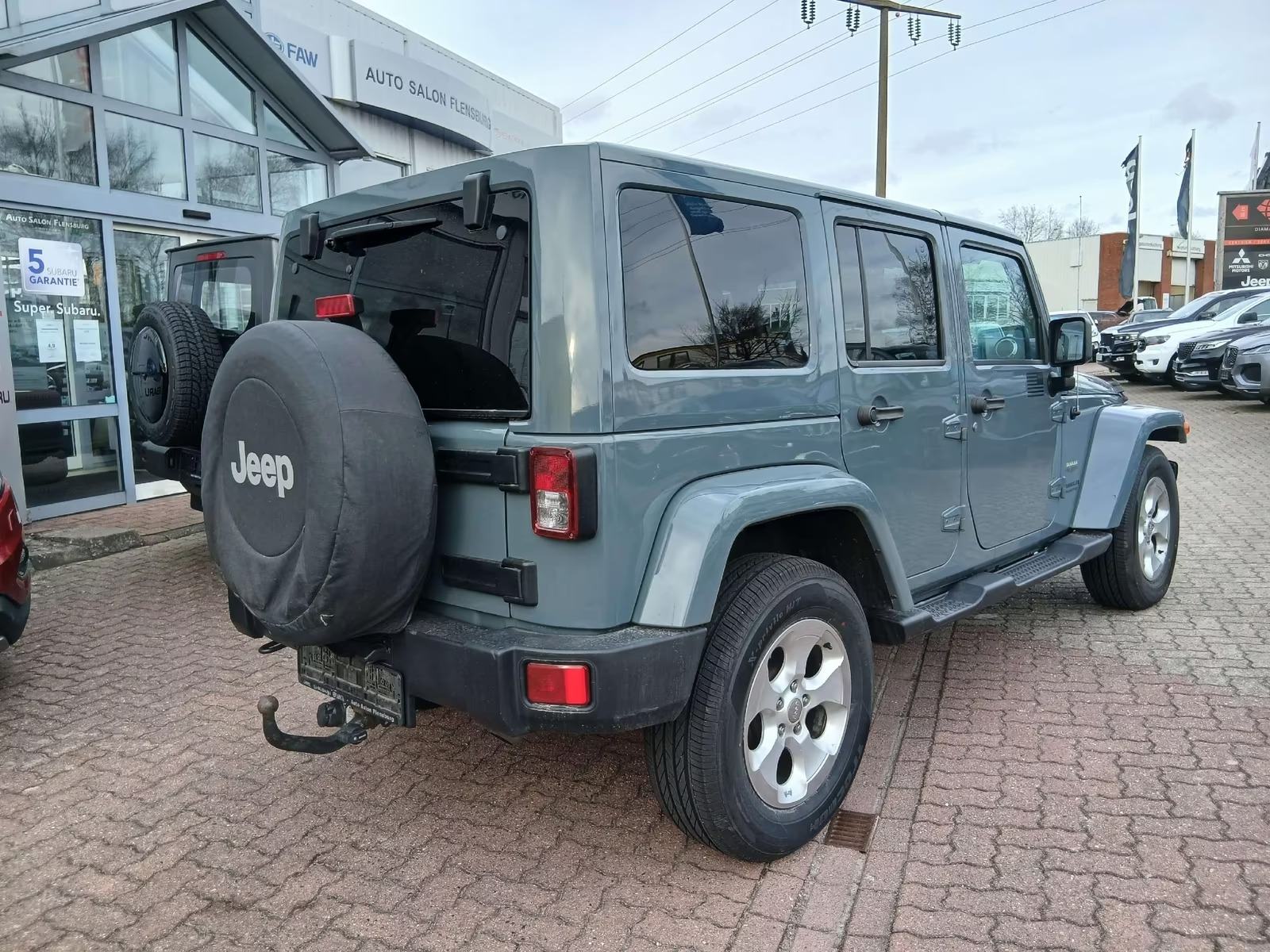 Jeep Wrangler 2,8 CRD UNLIMITED SAHARA NAVI DUAL TOP ALPINE PREMIUM, fotografija 2