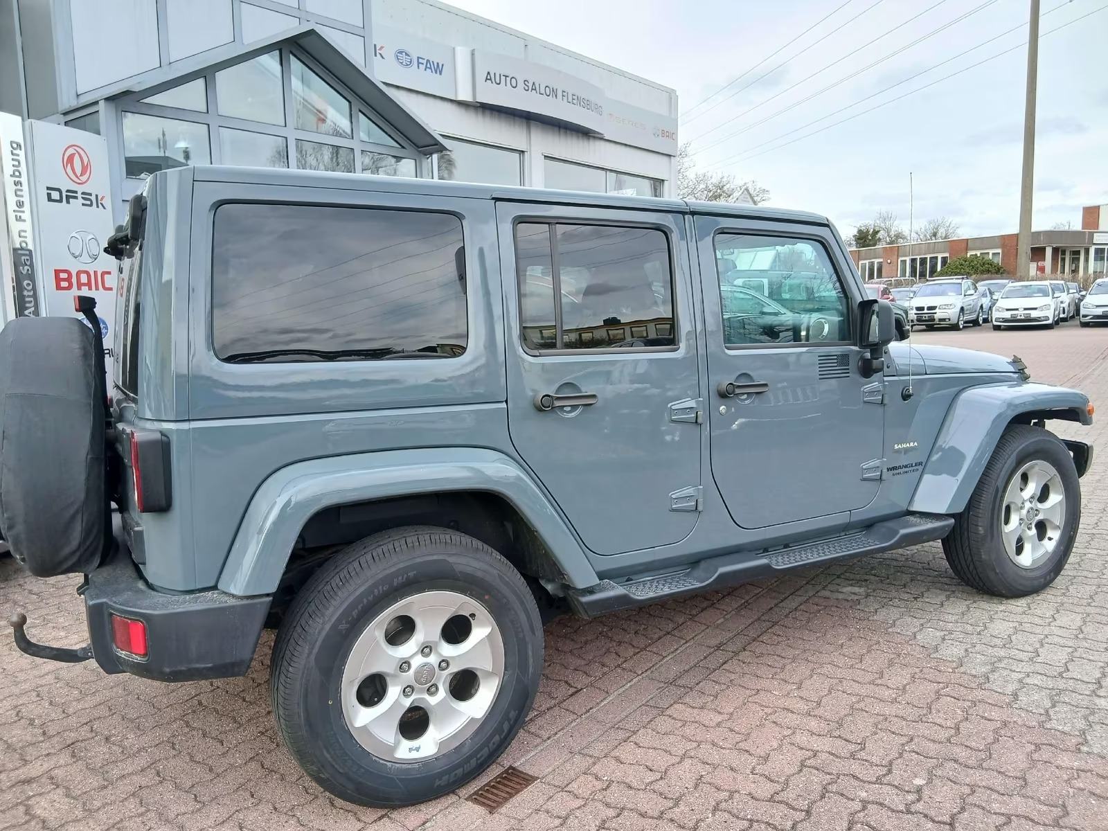 Jeep Wrangler 2,8 CRD UNLIMITED SAHARA NAVI DUAL TOP ALPINE PREMIUM, fotografija 5