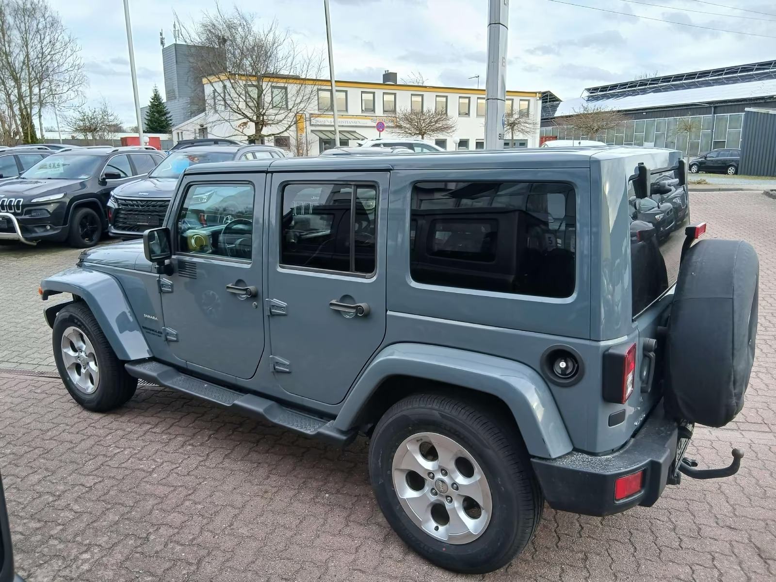 Jeep Wrangler 2,8 CRD UNLIMITED SAHARA NAVI DUAL TOP ALPINE PREMIUM, fotografija 6