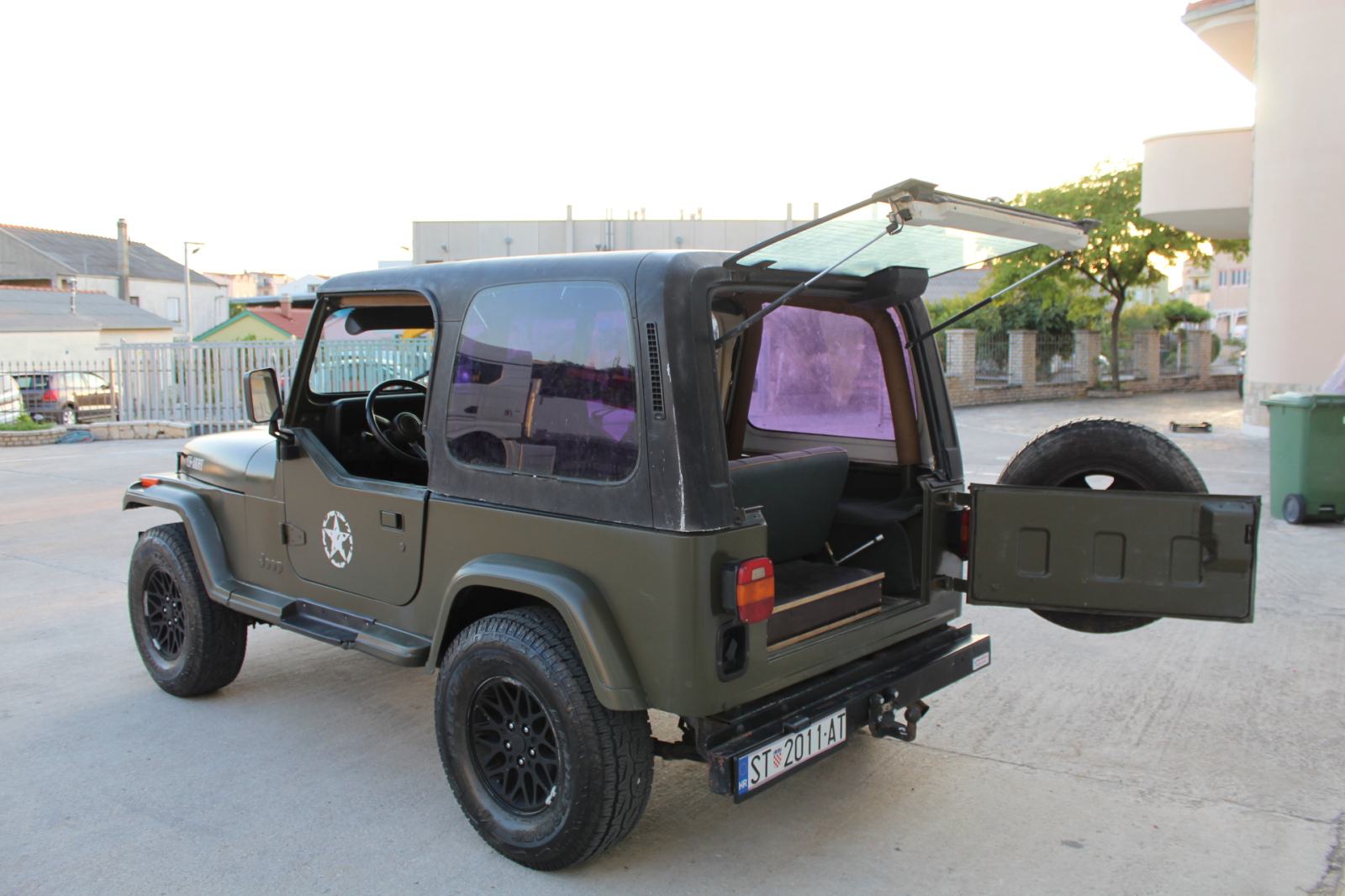 Jeep Wrangler 4,0 YJ SAHARA, pogled izvana - slika 4