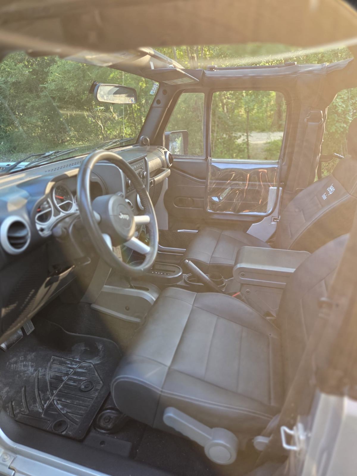 Jeep Wrangler Sahara 2.8 crd JK cabrio / HR auto, fotografija 12