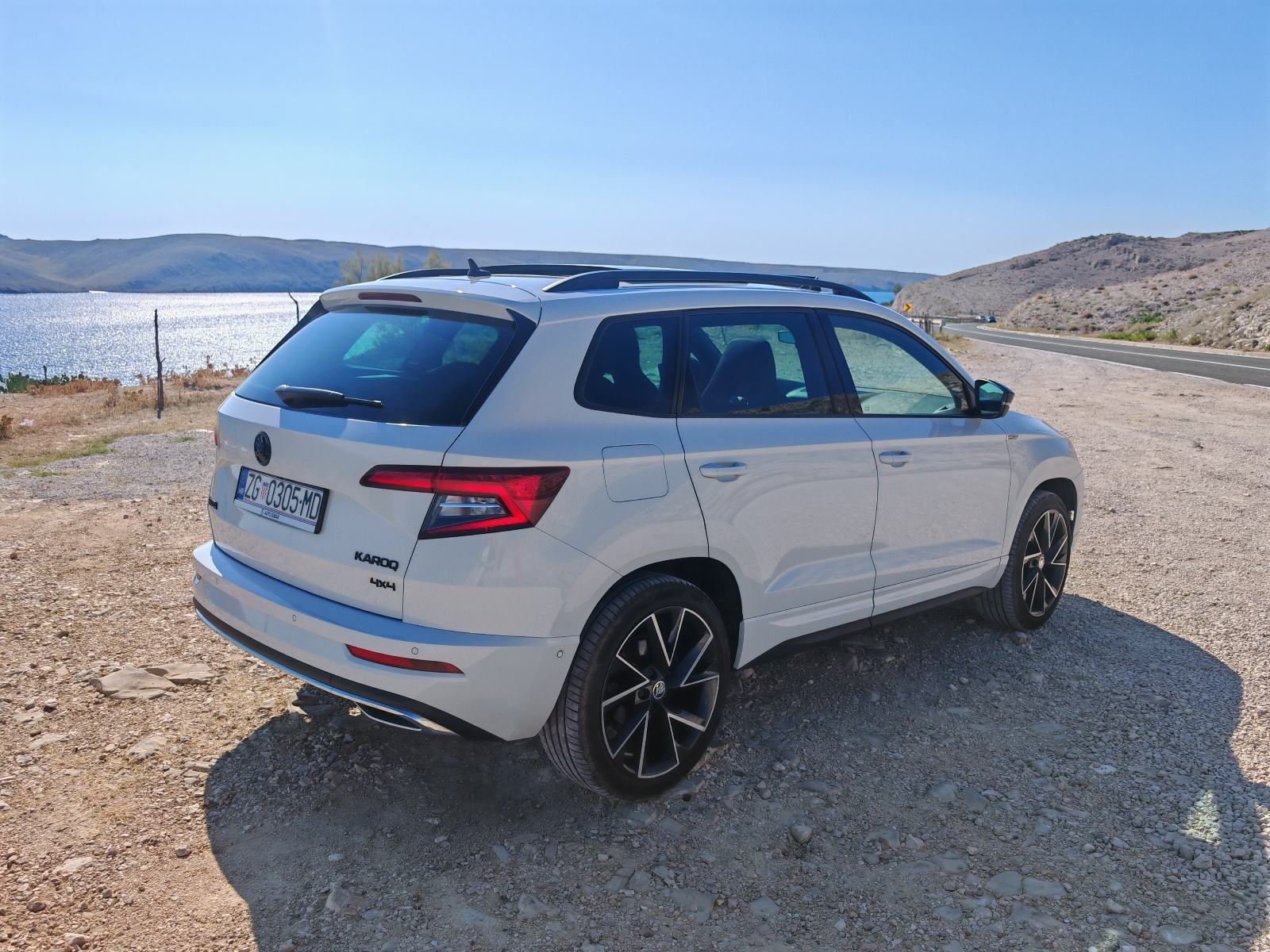 ČITAJ Karoq Sportline 2.0 TDI 4x4 DSG TOP Webasto Canton panoram VIDEO, fotografija 5