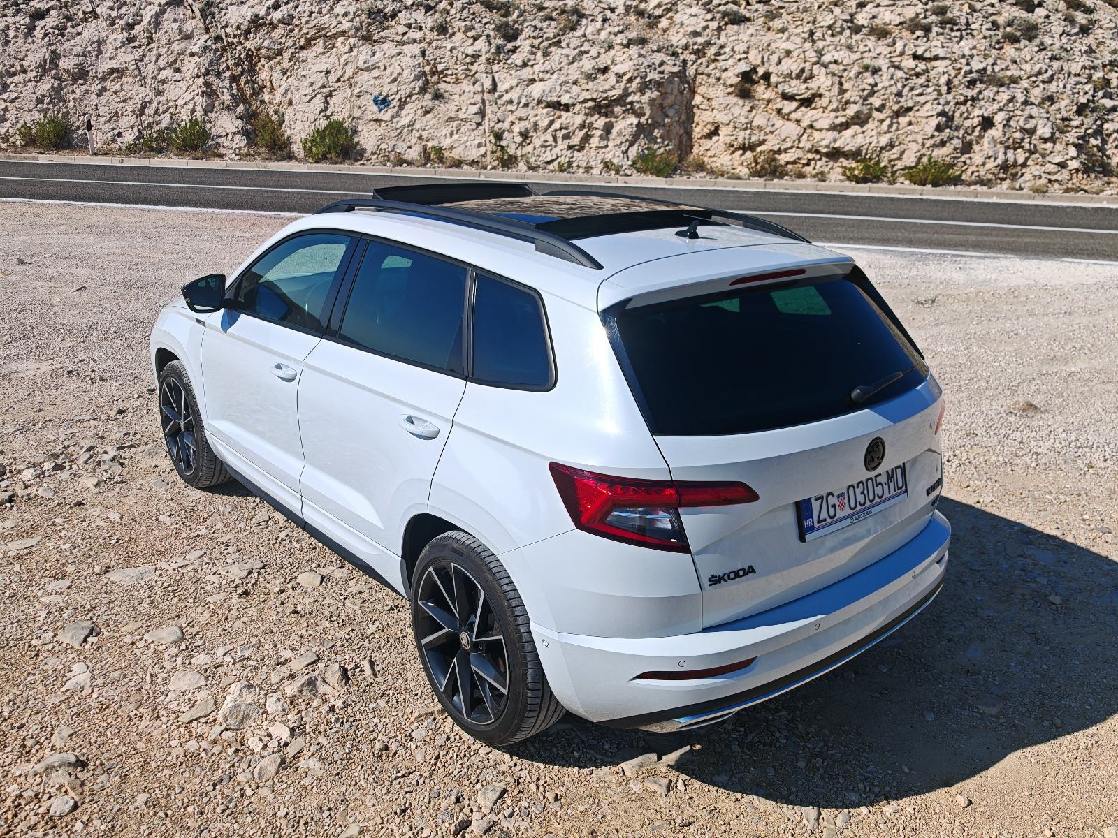 ČITAJ Karoq Sportline 2.0 TDI 4x4 DSG TOP Webasto Canton panoram VIDEO, fotografija 6