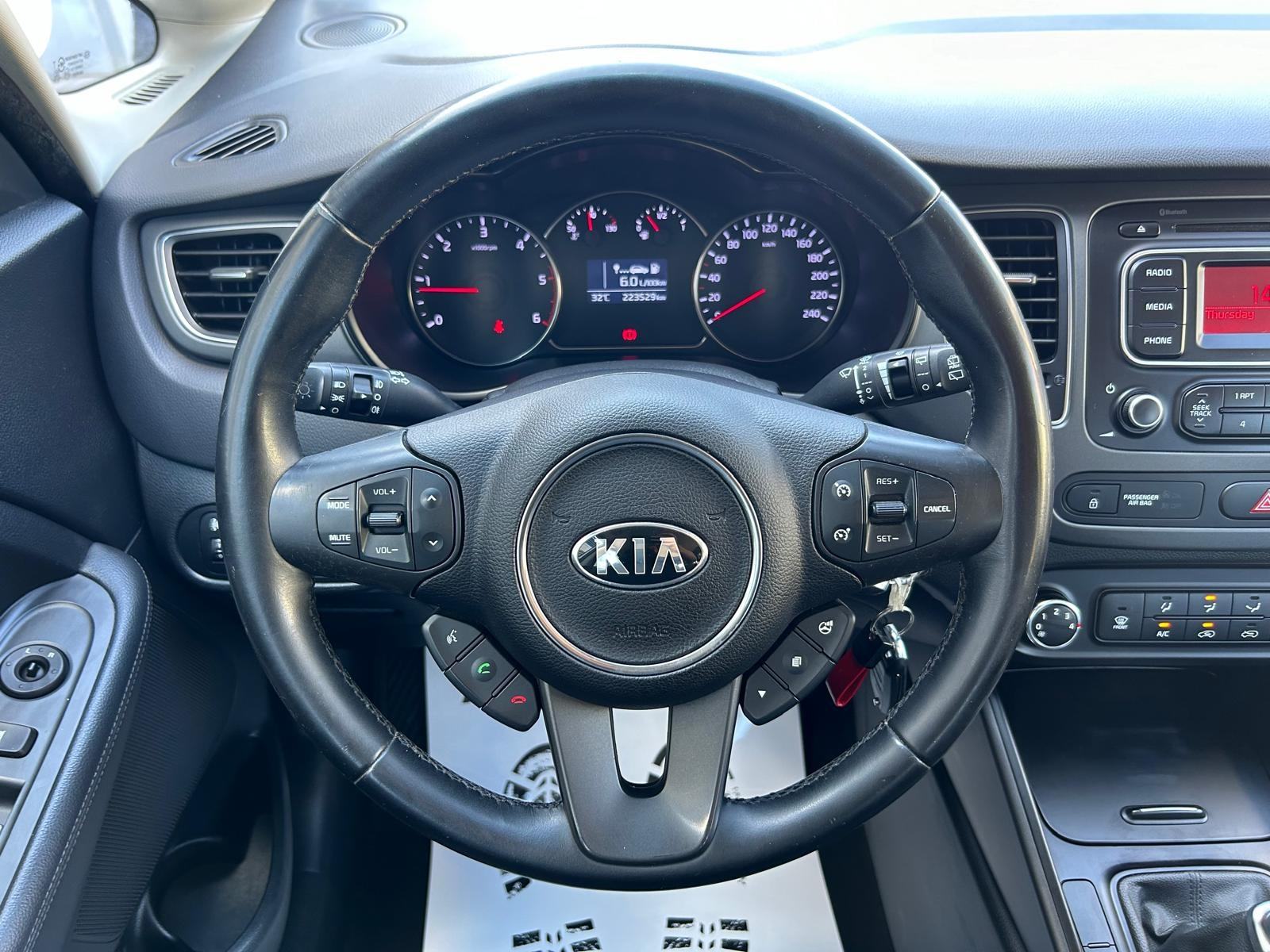 Kia Carens 1,7 CRDi LX - SERVIS - GARANCIJA - REG 1 GOD!!, fotografija 10