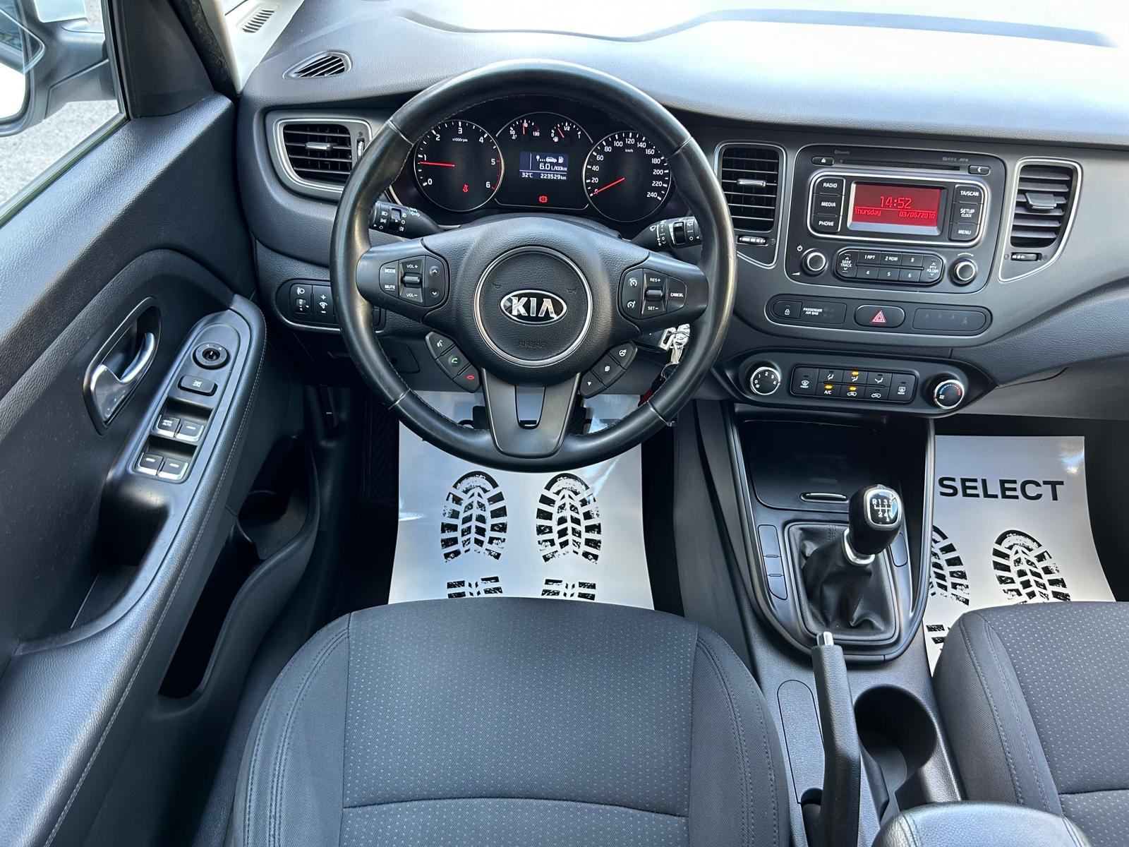 Kia Carens 1,7 CRDi LX - SERVIS - GARANCIJA - REG 1 GOD!!, fotografija 9