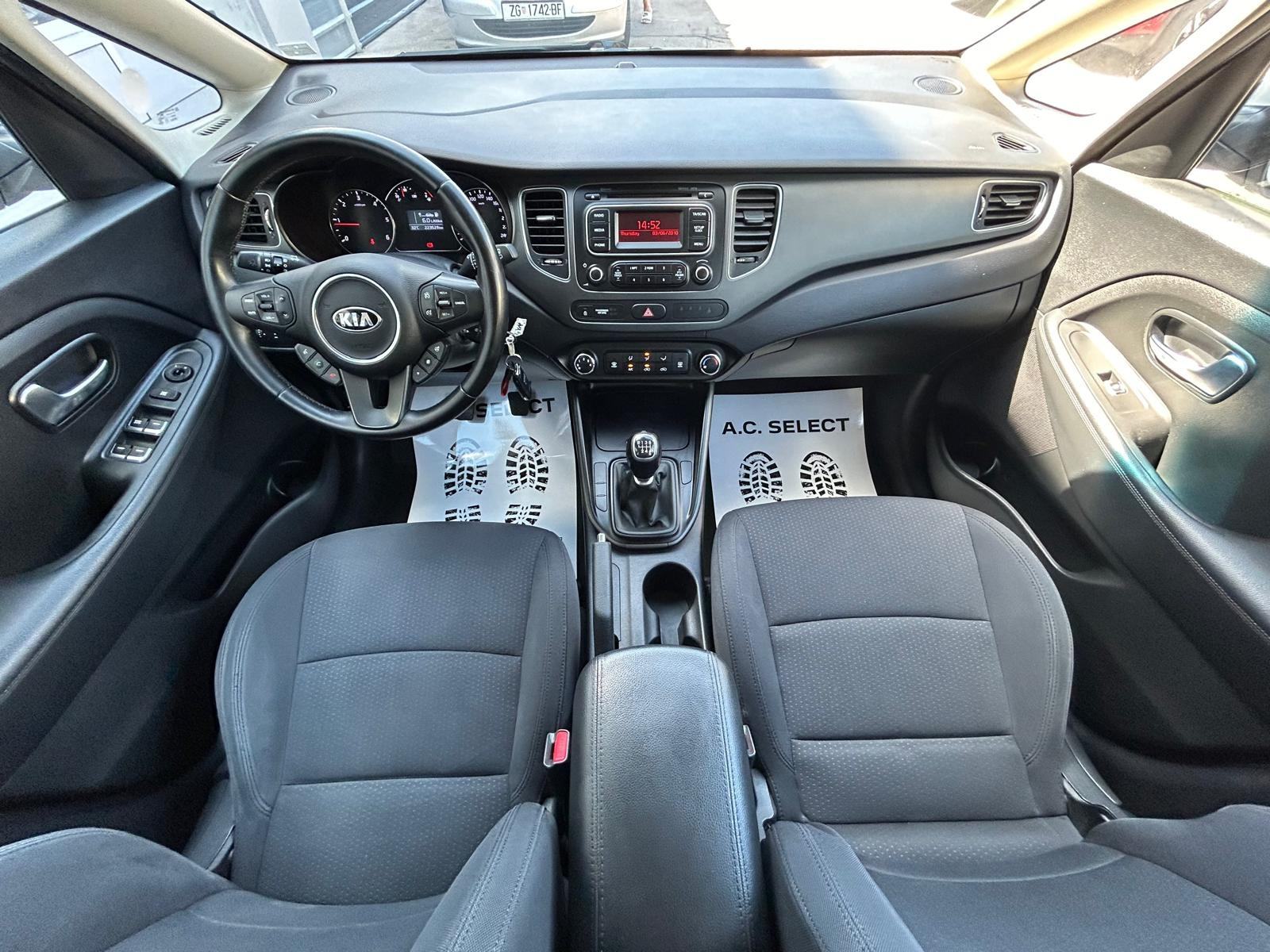 Kia Carens 1,7 CRDi LX - SERVIS - GARANCIJA - REG 1 GOD!!, fotografija 8
