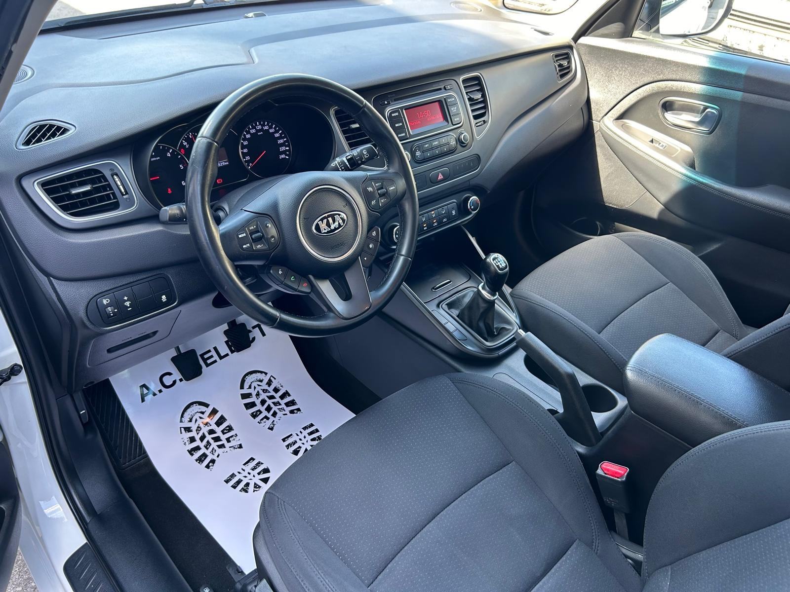 Kia Carens 1,7 CRDi LX - SERVIS - GARANCIJA - REG 1 GOD!!, fotografija 15