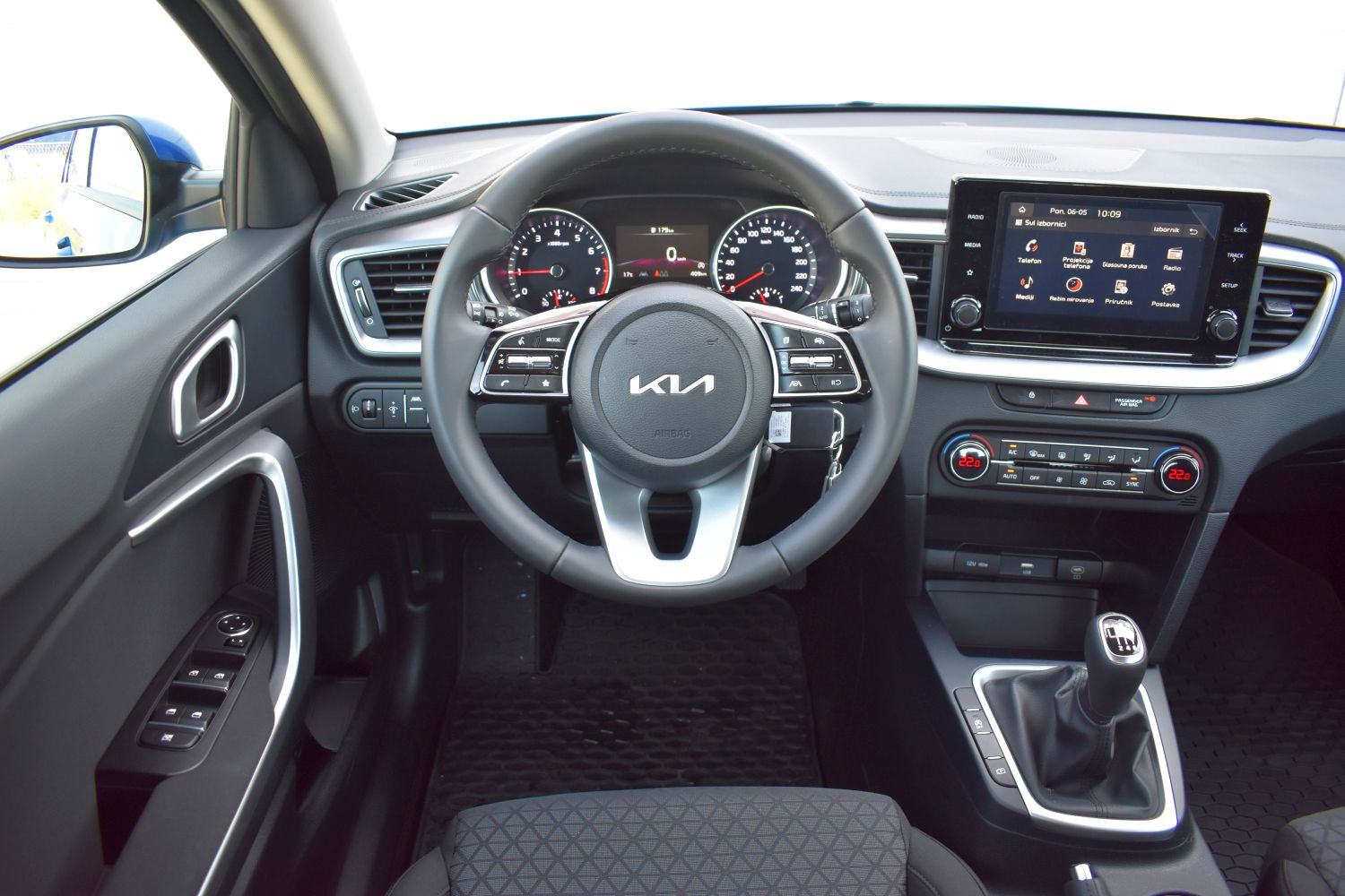 Kia Ceed 1.0 T-GDi HP LX Champion *HR* TVORNIČKO, REG.DO 04/2027*, fotografija 4