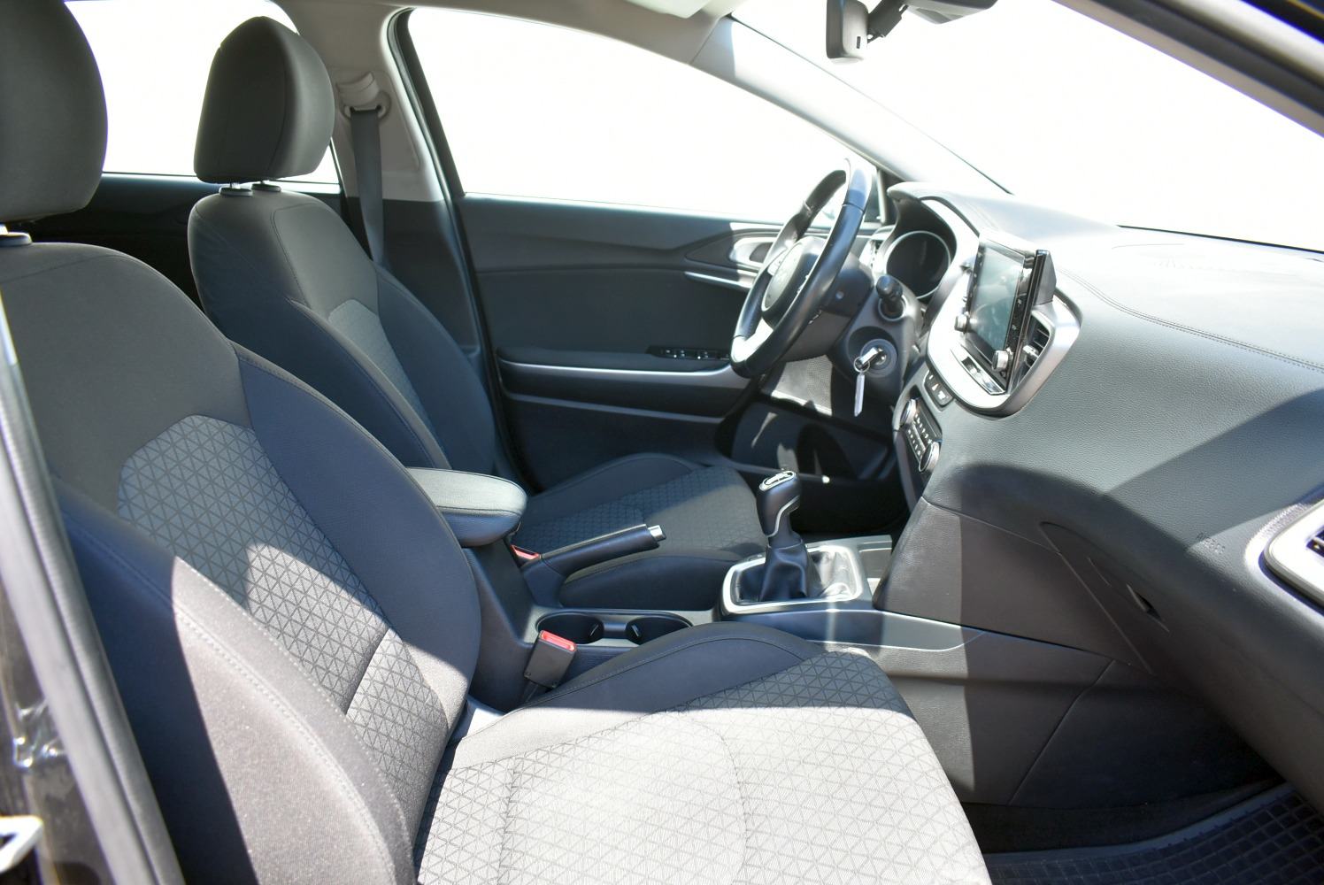 Kia Ceed 1.0 T-GDi LX Champion *HR* TVORNIČKO JAMSTVO, PARKING KAMERA, fotografija 5