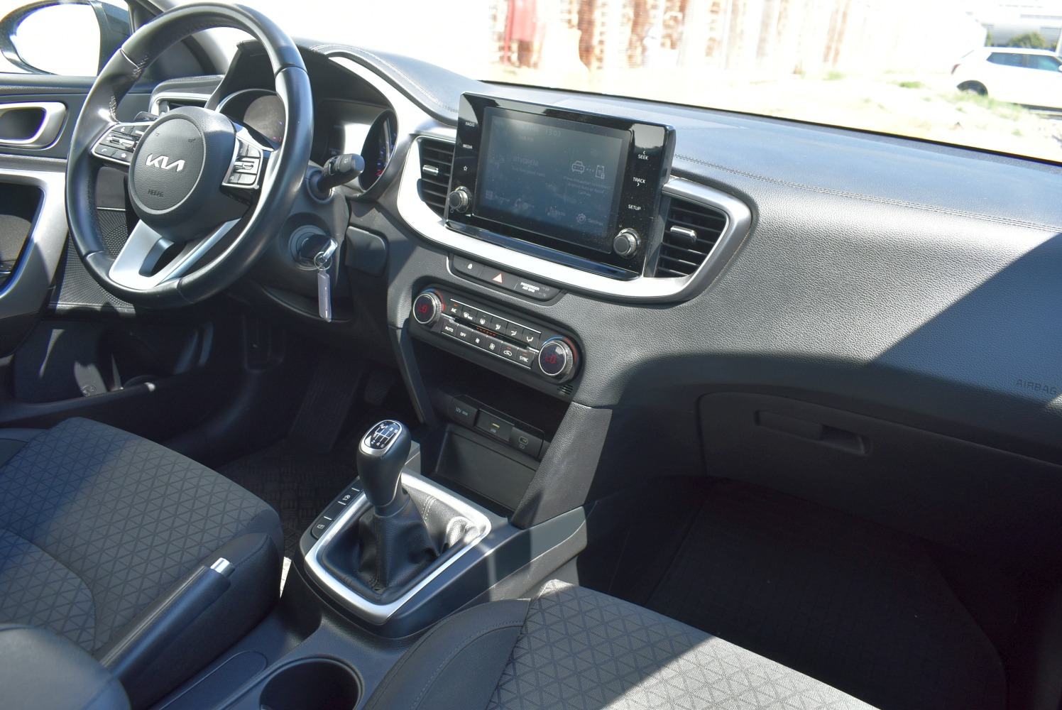 Kia Ceed 1.0 T-GDi LX Champion *HR* TVORNIČKO JAMSTVO, PARKING KAMERA, fotografija 8