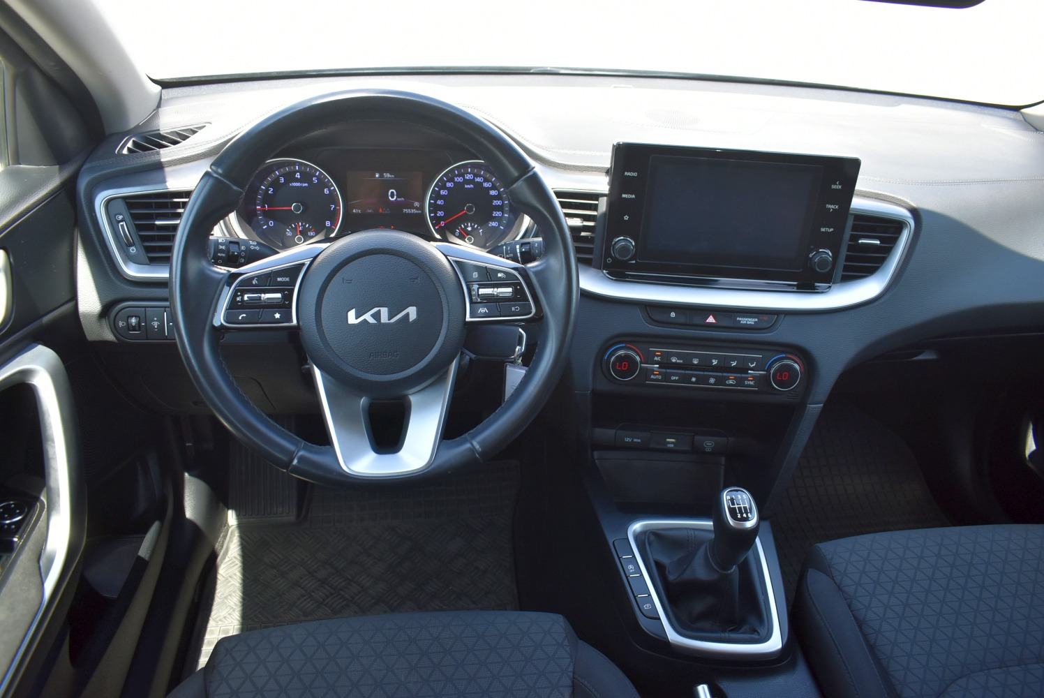 Kia Ceed 1.0 T-GDi LX Champion *HR* TVORNIČKO JAMSTVO, PARKING KAMERA, fotografija 4