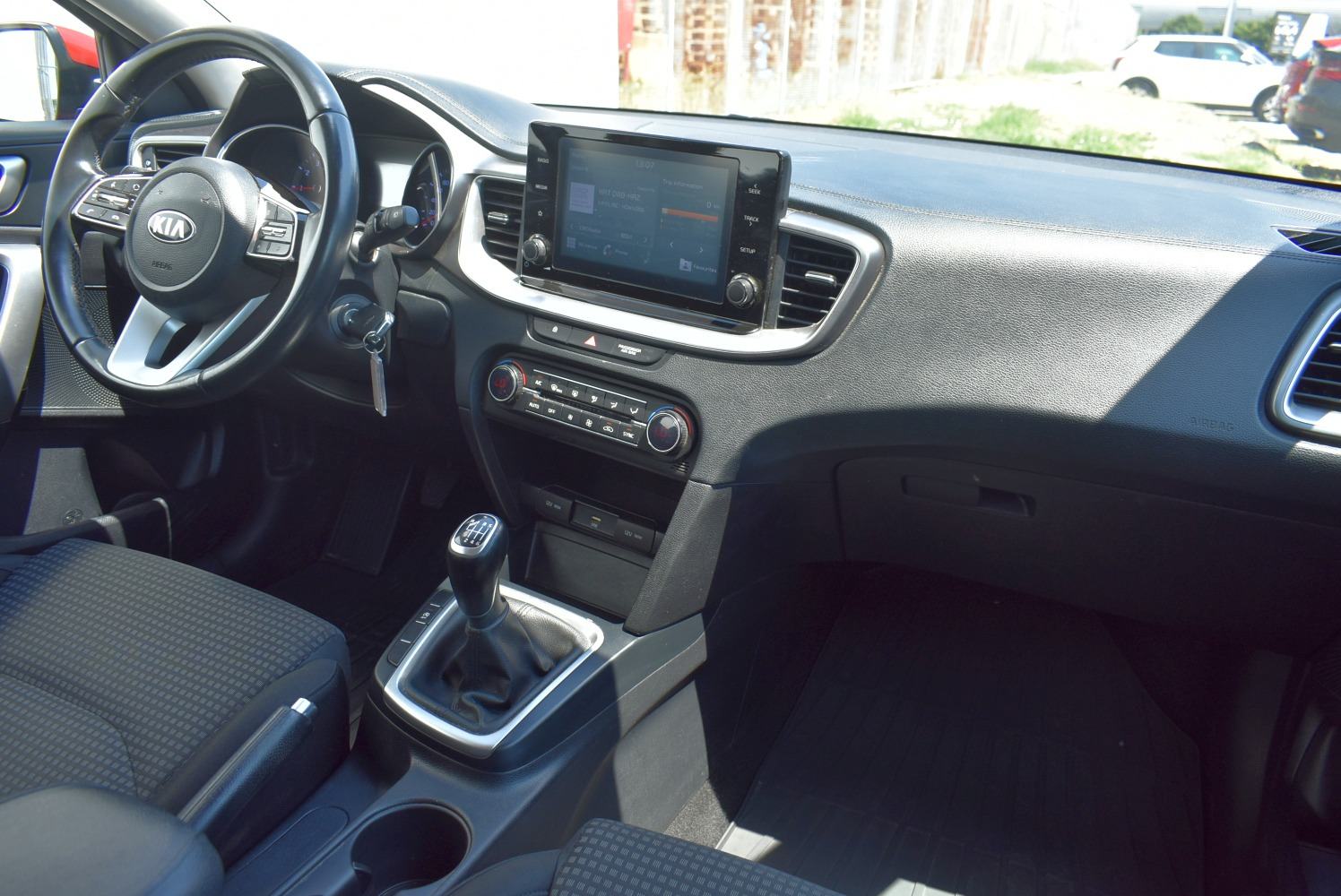 Kia Ceed 1.0 T-GDI LX Champion *HR*TVORNIČKO JAMSTVO,REG. DO 02/2027, fotografija 7