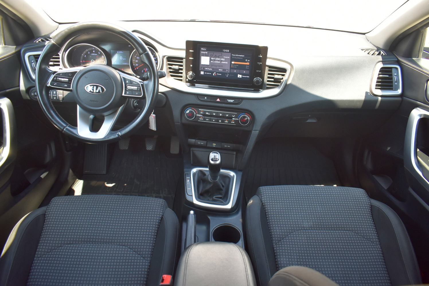 Kia Ceed 1.0 T-GDI LX Champion *HR*TVORNIČKO JAMSTVO,REG. DO 02/2027, fotografija 4