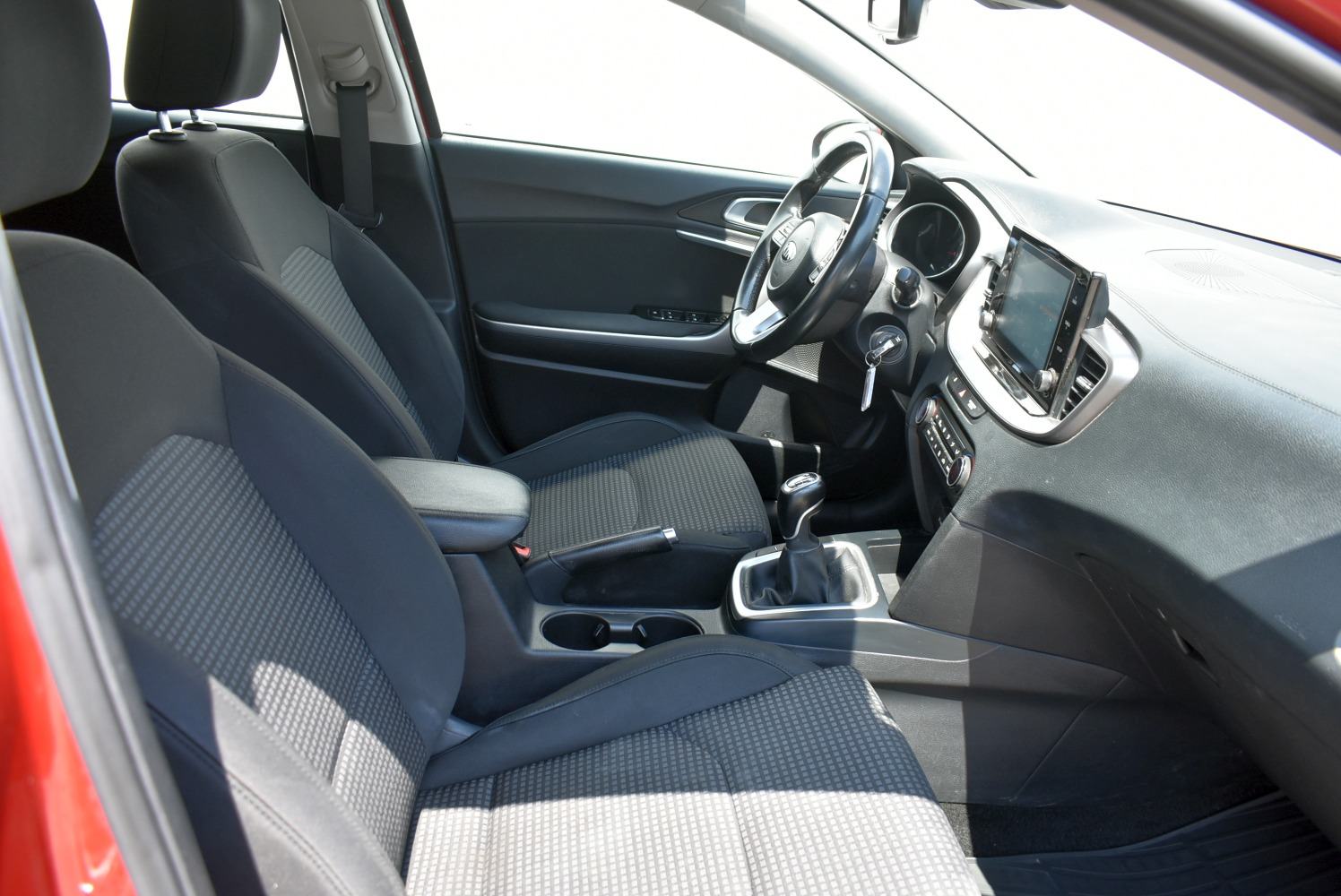 Kia Ceed 1.0 T-GDI LX Champion *HR*TVORNIČKO JAMSTVO,REG. DO 02/2027, fotografija 5