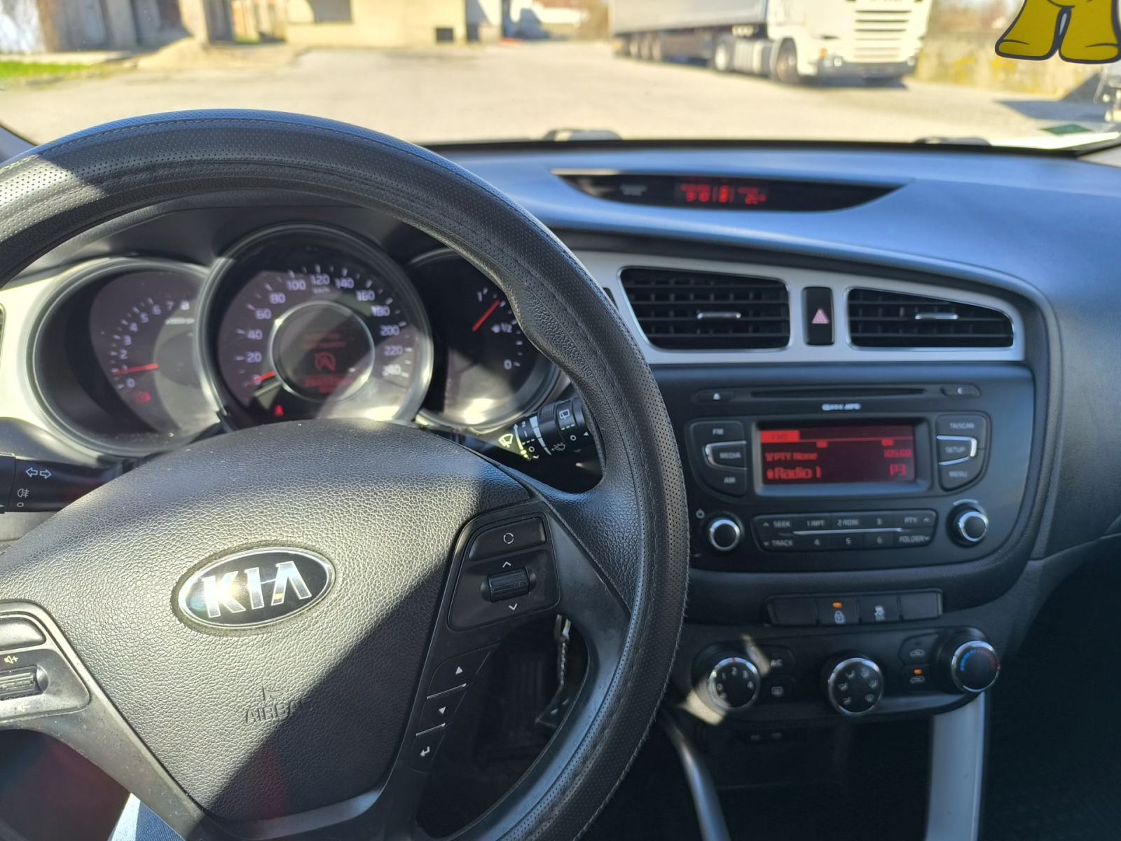Kia Ceed 1.4 CVVT + LPG plin, fotografija 8