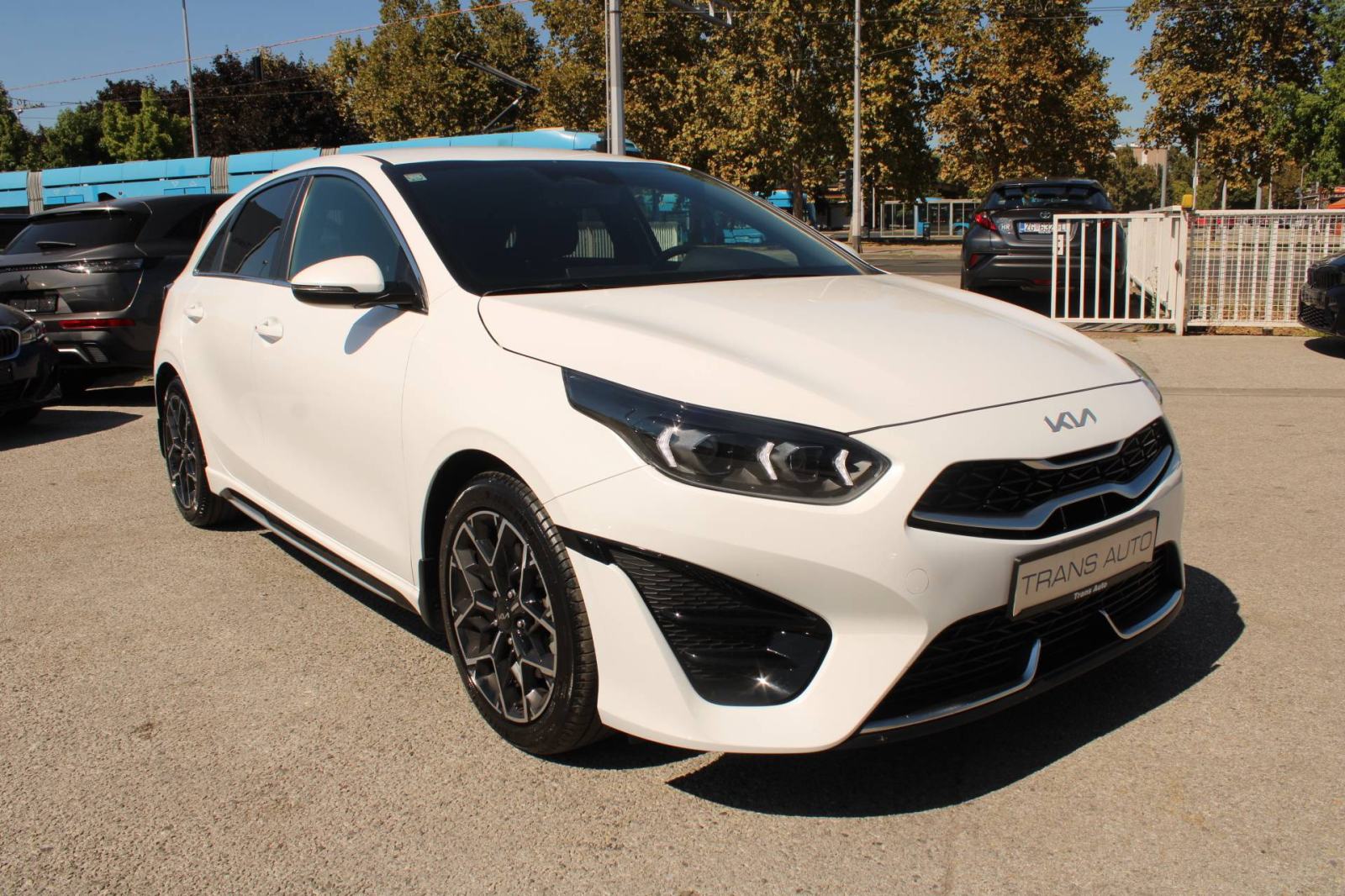 Kia Ceed 1.5 T-GDi AUTOMATIK GT Line *LED, NAVIGACIJA, KAMERA*, fotografija 3
