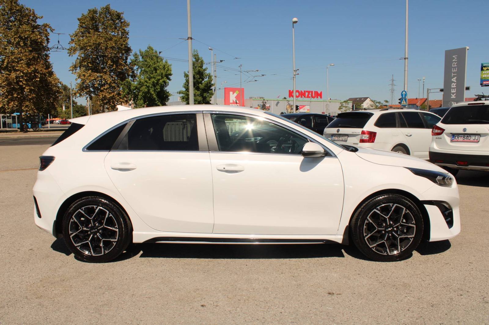 Kia Ceed 1.5 T-GDi AUTOMATIK GT Line *LED, NAVIGACIJA, KAMERA*, fotografija 4
