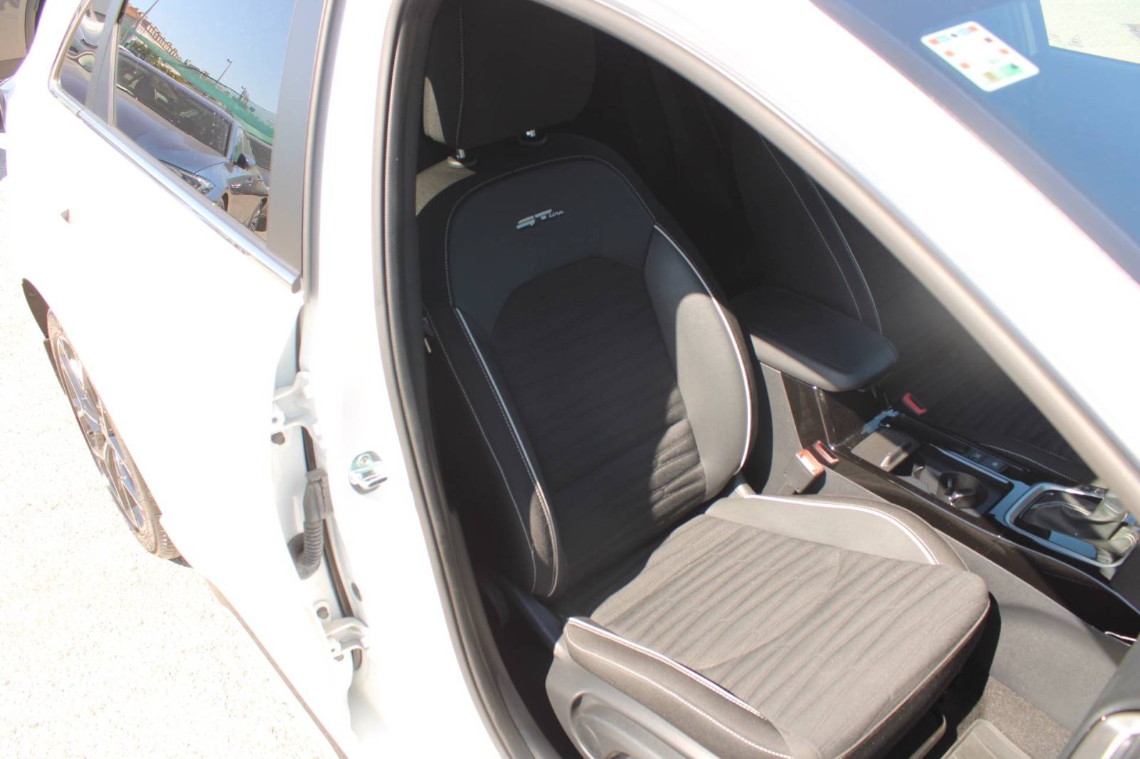 Kia Ceed 1.5 T-GDi AUTOMATIK GT Line *LED, NAVIGACIJA, KAMERA*, fotografija 13