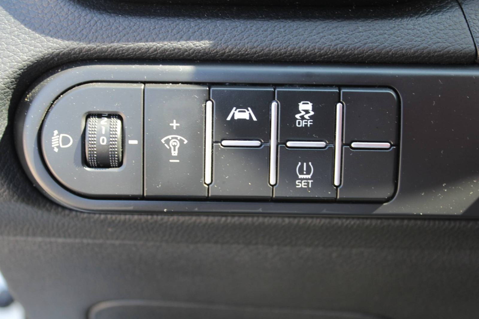 Kia Ceed 1.5 T-GDi AUTOMATIK GT Line *LED, NAVIGACIJA, KAMERA*, fotografija 17