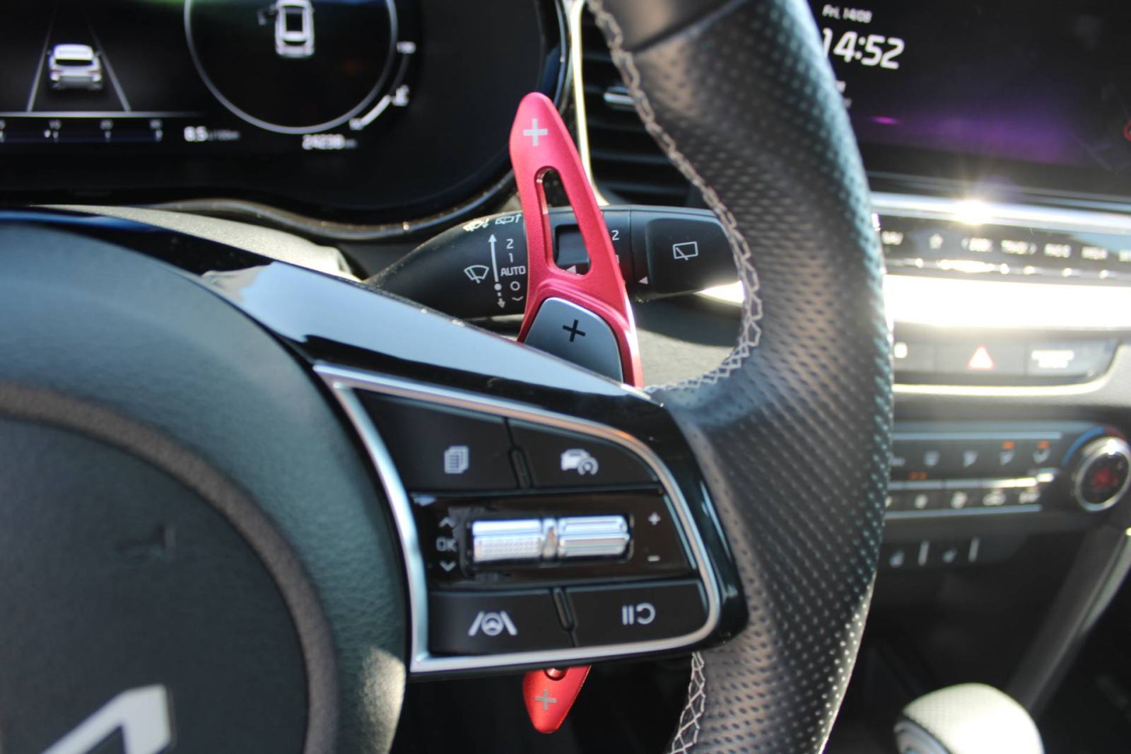 Kia Ceed 1.5 T-GDi AUTOMATIK GT Line *LED, NAVIGACIJA, KAMERA*, fotografija 19