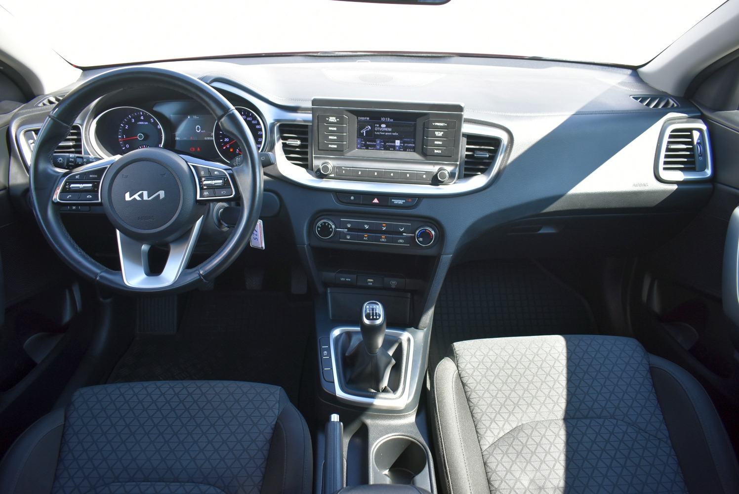 Kia Ceed 1.5 T-GDI *HR* TVORNIČKO JAMSTVO,SERVISNA, ALU. NAPLATCI, fotografija 7
