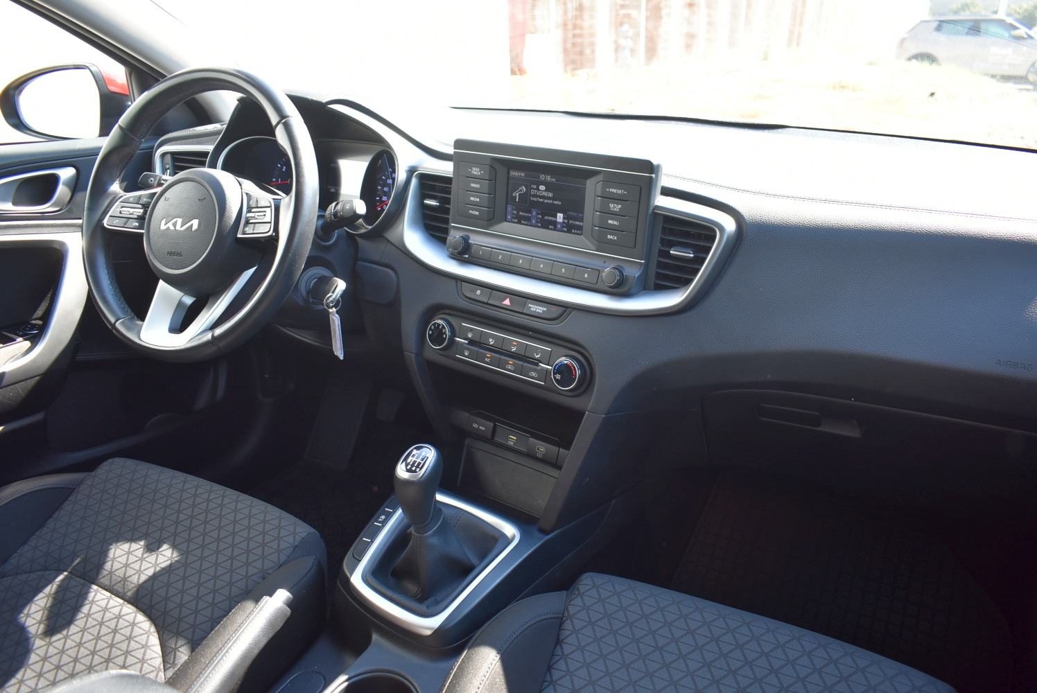 Kia Ceed 1.5 T-GDI *HR* TVORNIČKO JAMSTVO,SERVISNA, ALU. NAPLATCI, fotografija 8