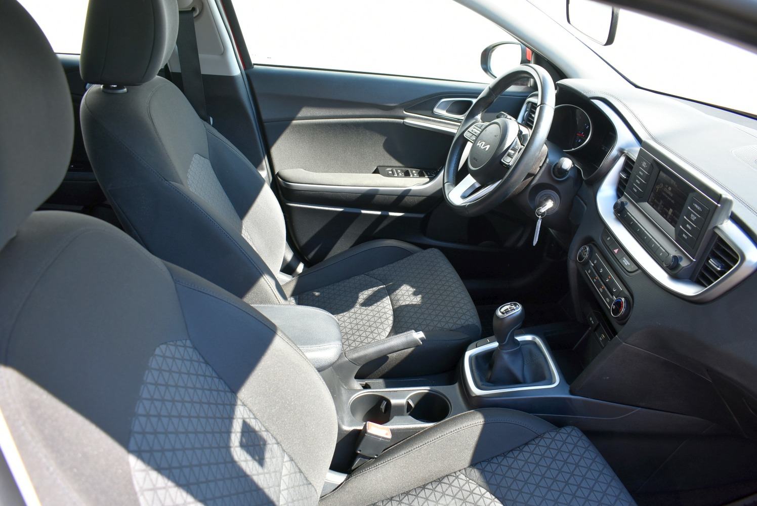 Kia Ceed 1.5 T-GDI *HR* TVORNIČKO JAMSTVO,SERVISNA, ALU. NAPLATCI, fotografija 5